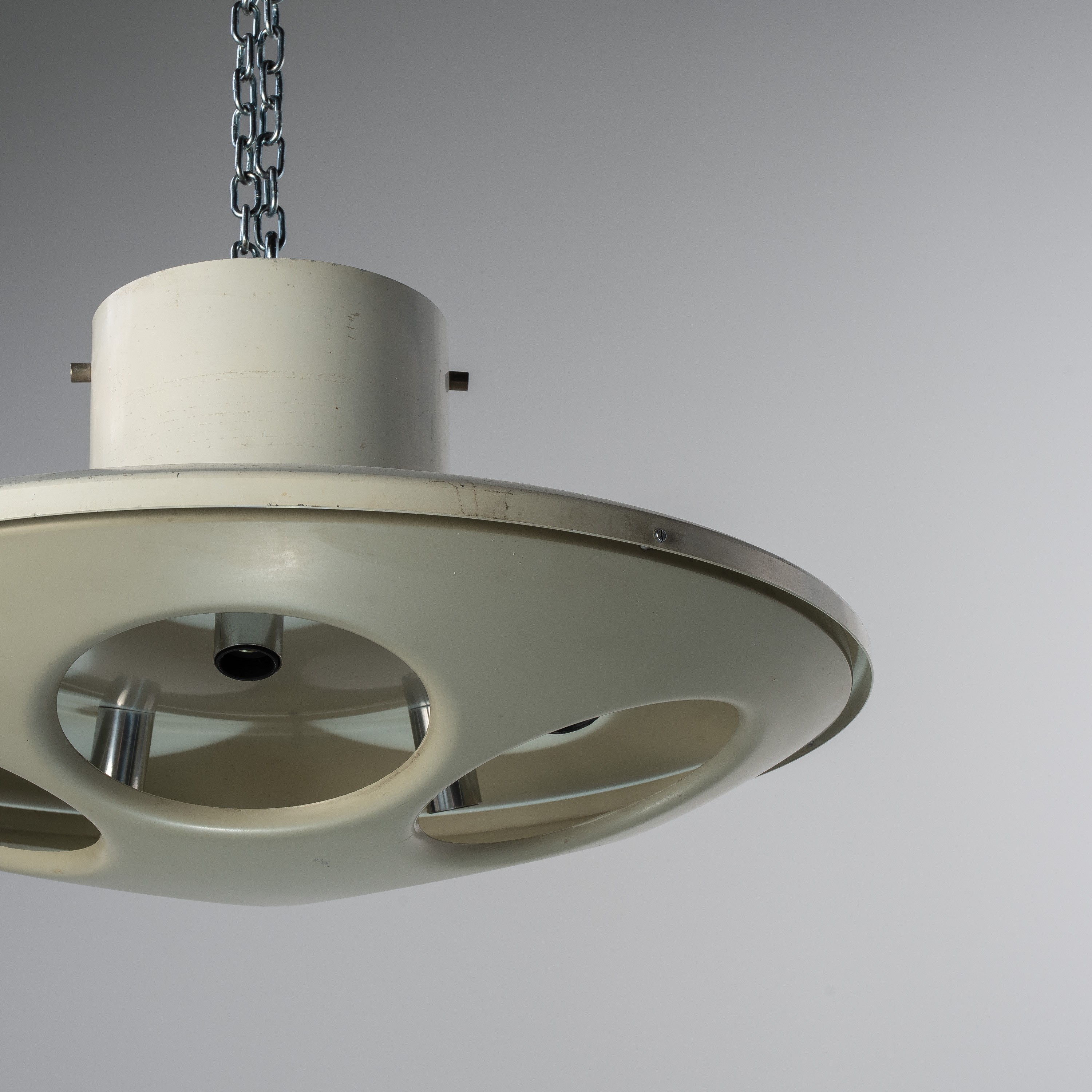 Stilnovo, Lampadario a sospensione in metallo verniciato