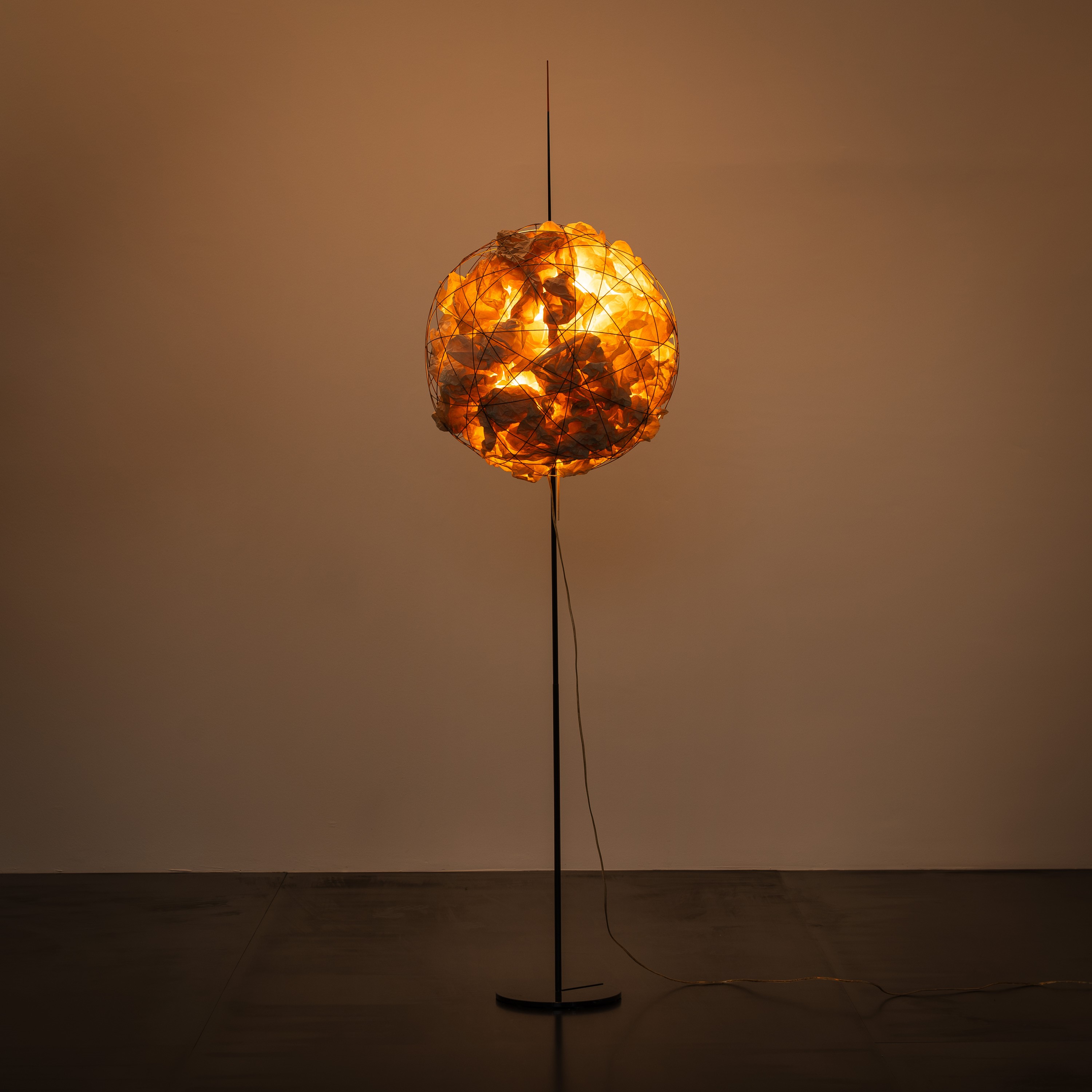 Ingo Maurer - Lampada da terra Knuller