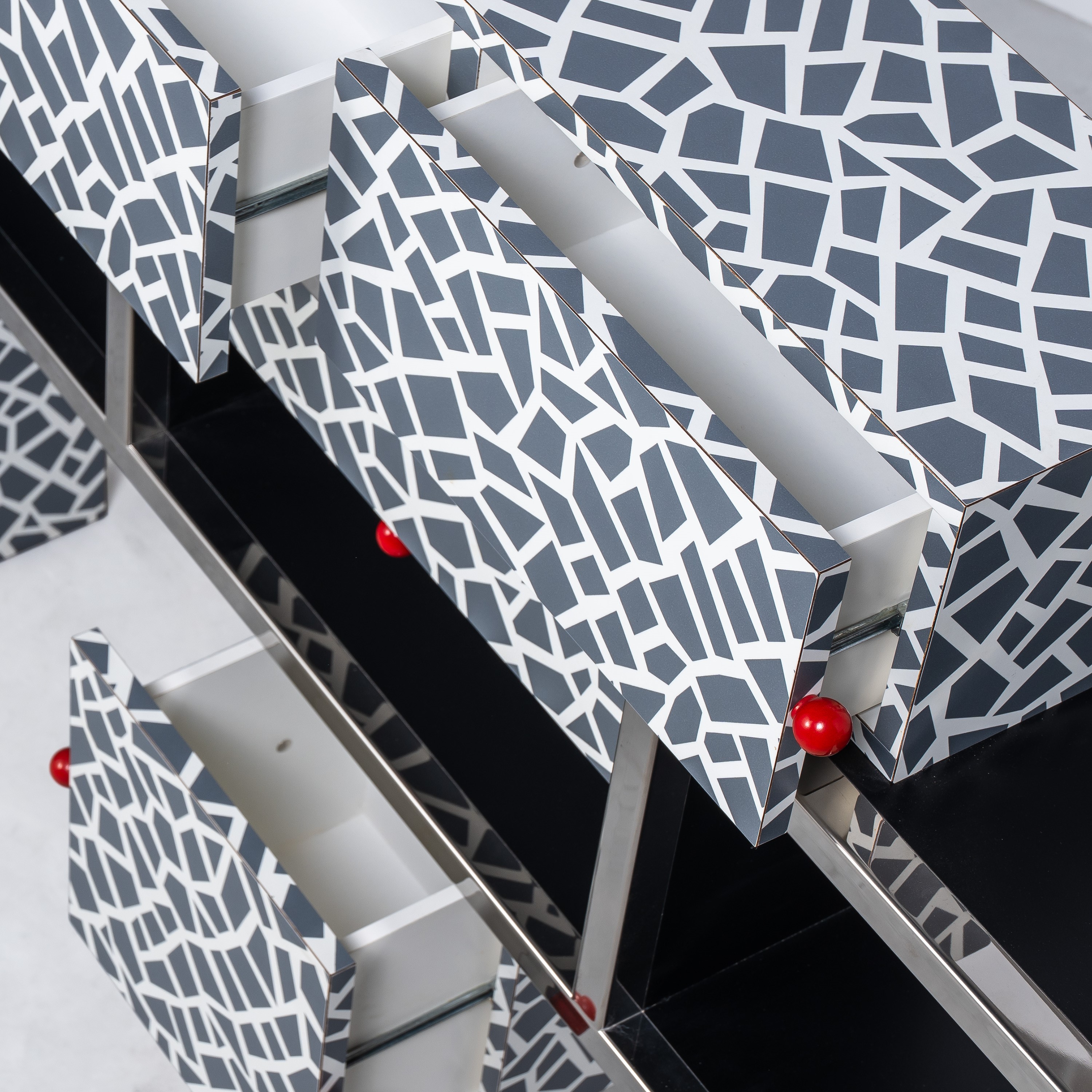 Martine Bedin, Consolle Lodge, produzione Memphis Milano