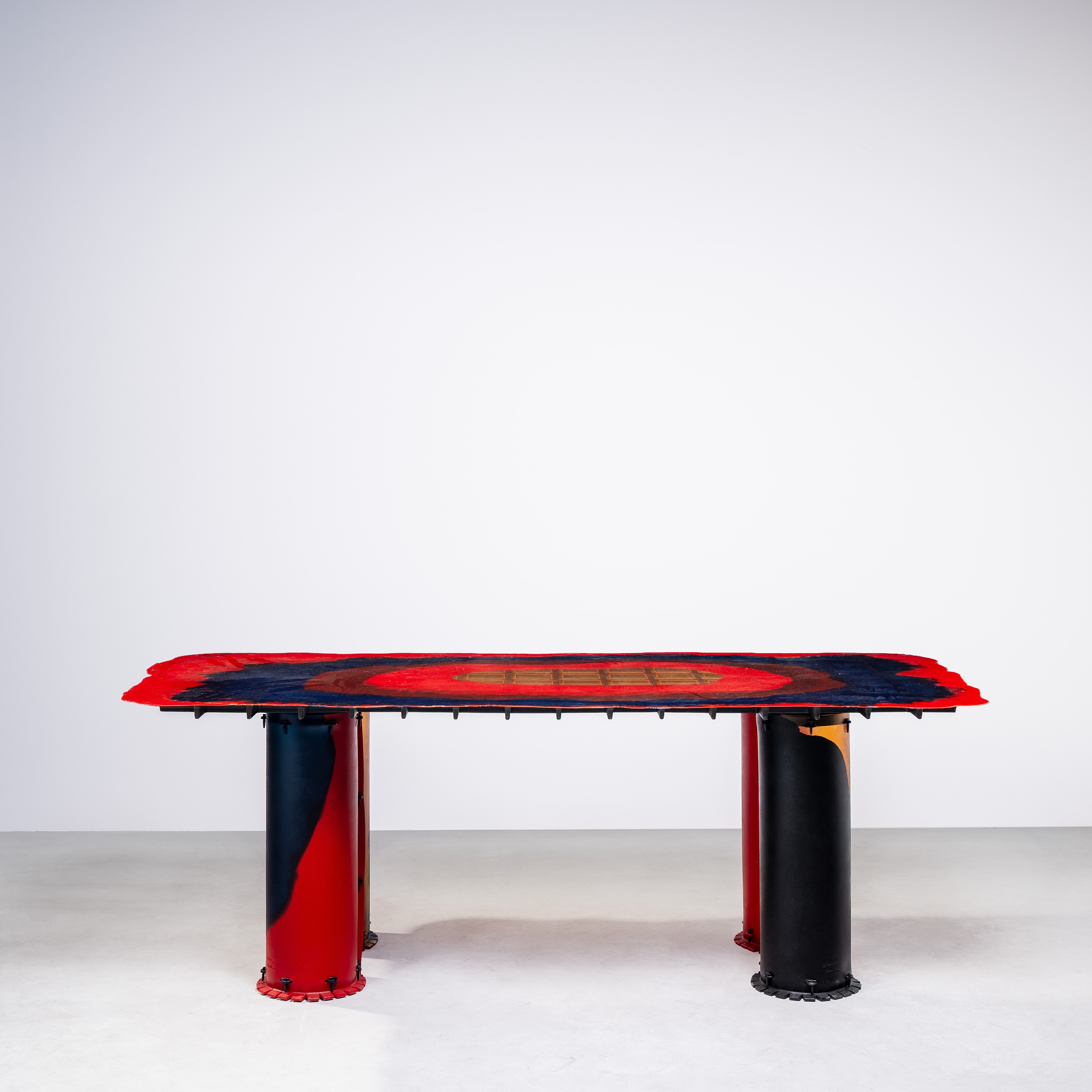 Gaetano Pesce, Tavolo Nobody’s in resina, marchio Zerodisegno