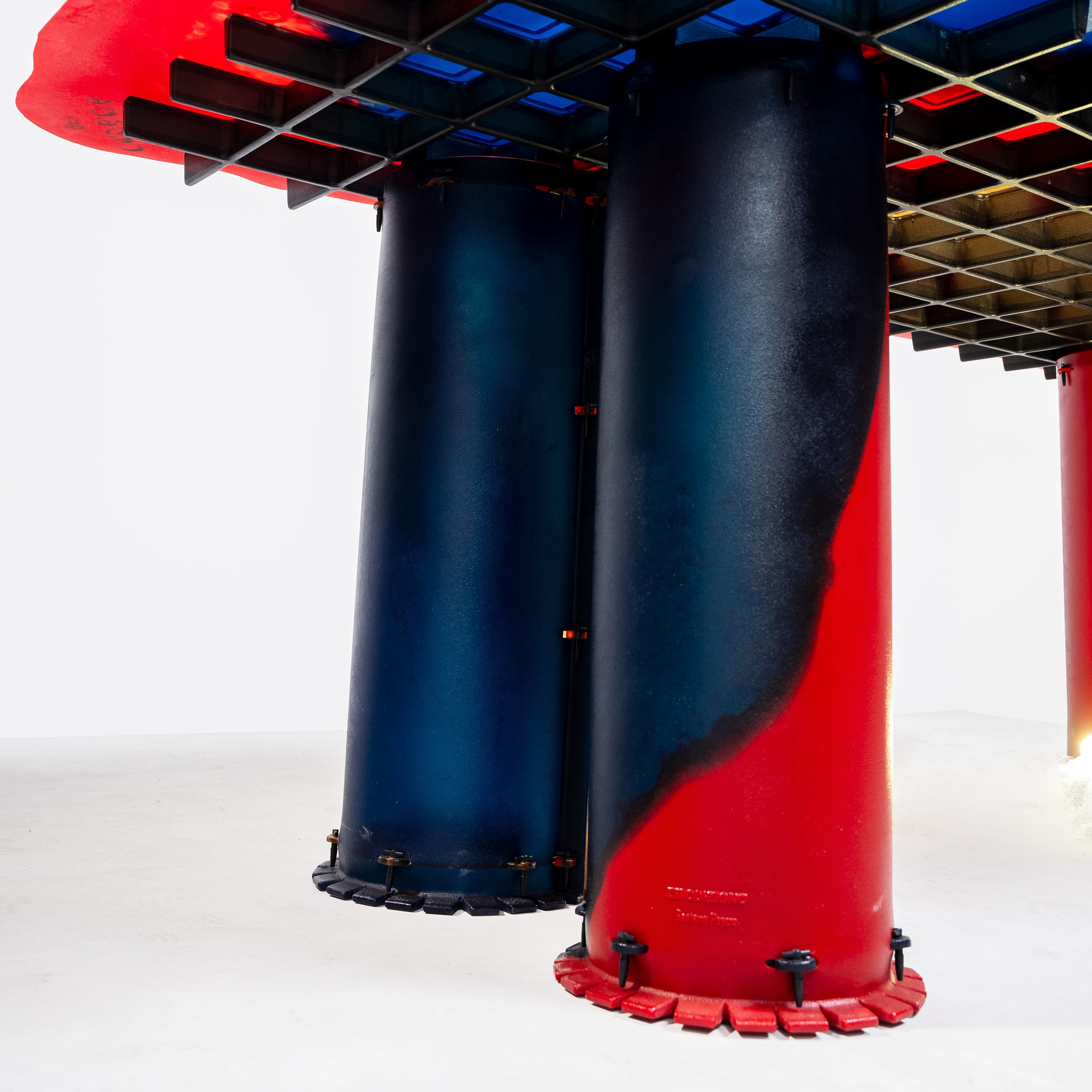 Gaetano Pesce, Tavolo Nobody’s in resina, marchio Zerodisegno