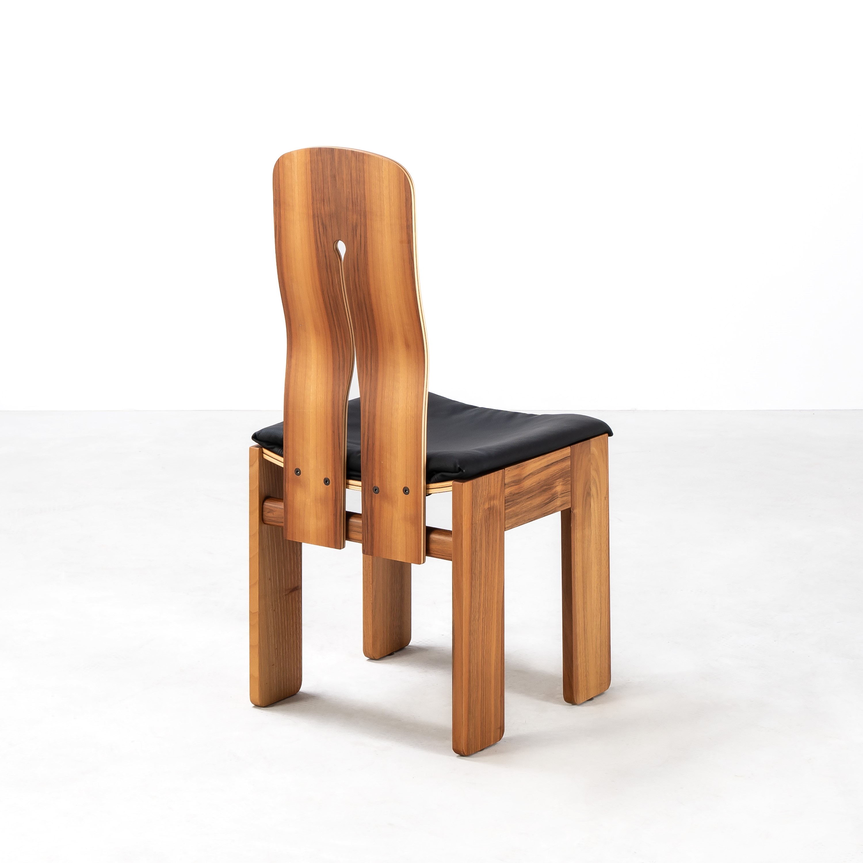 Carlo Scarpa, Quattro sedie modello n. 1934/765