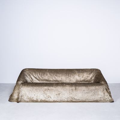 Kazuhide Takahama, Divano Mantilla, produzione Simon Gavina