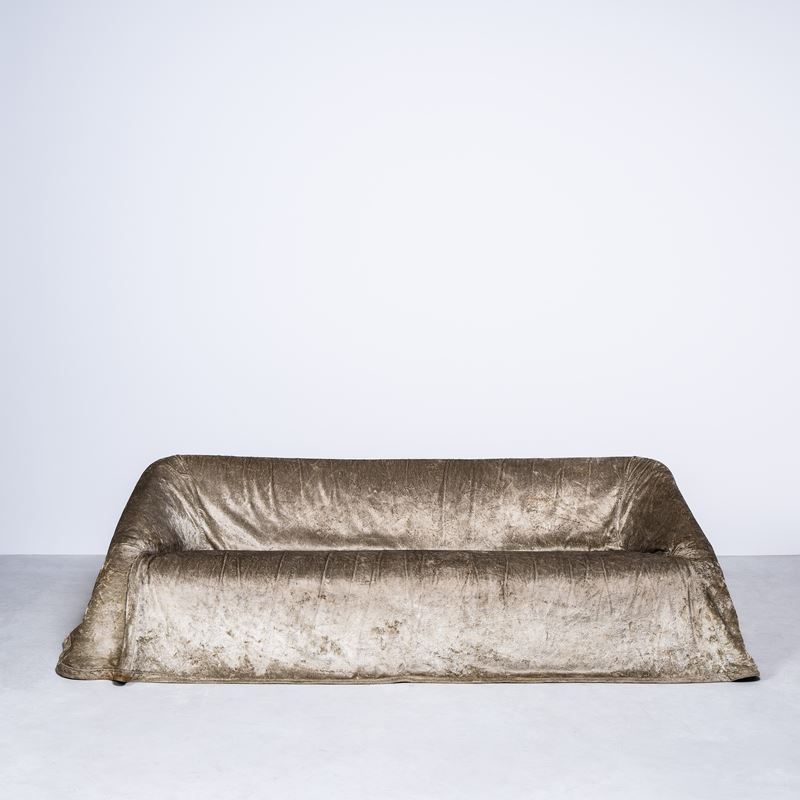 Kazuhide Takahama, Divano Mantilla, produzione Simon Gavina