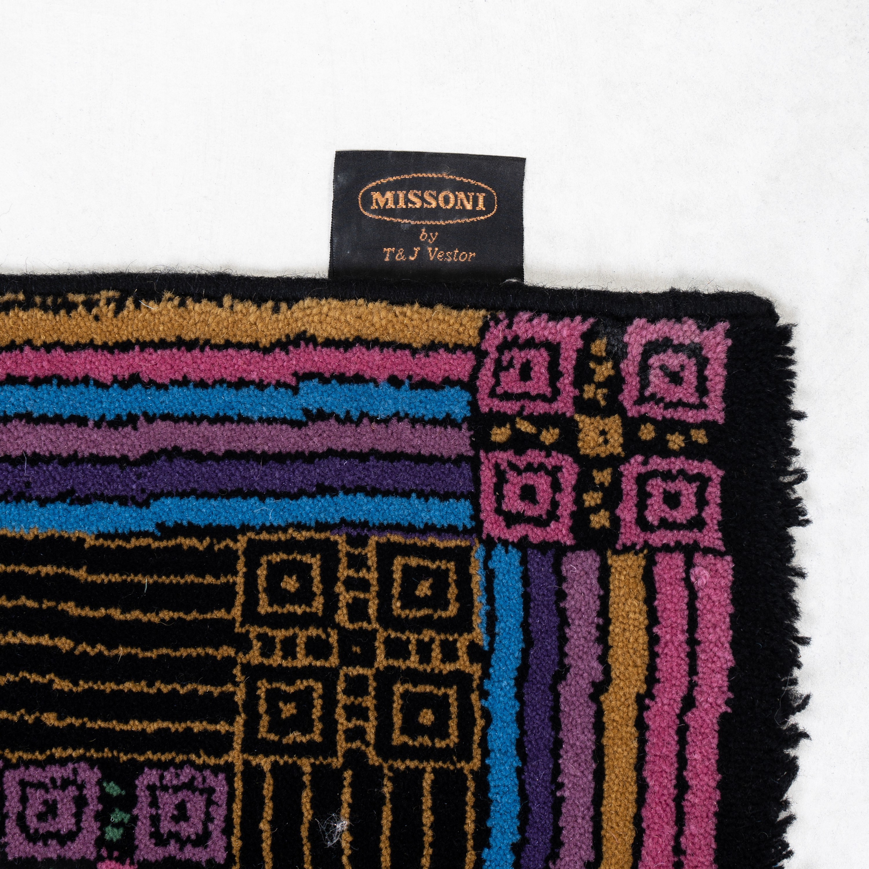 Ottavio Missoni, Tappeto con stampa geometrica