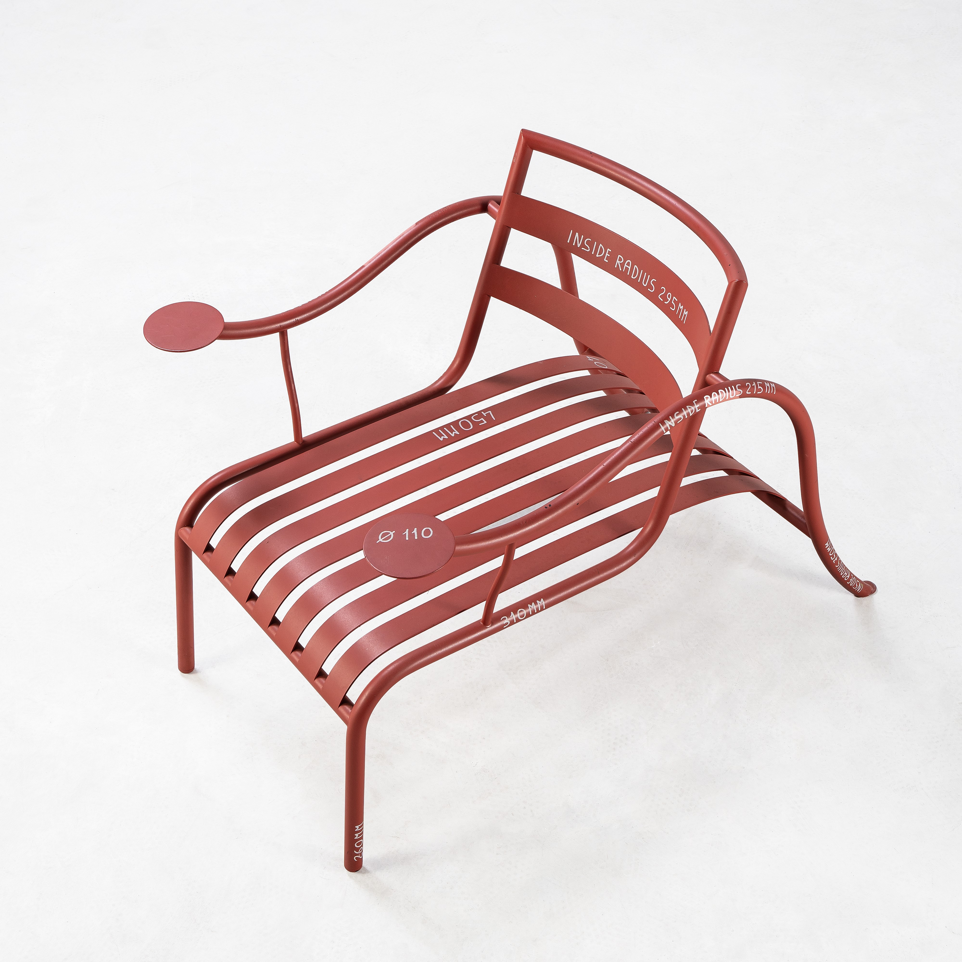 Jasper Morrison, Thinking Man's Chair — struttura in metallo verniciato