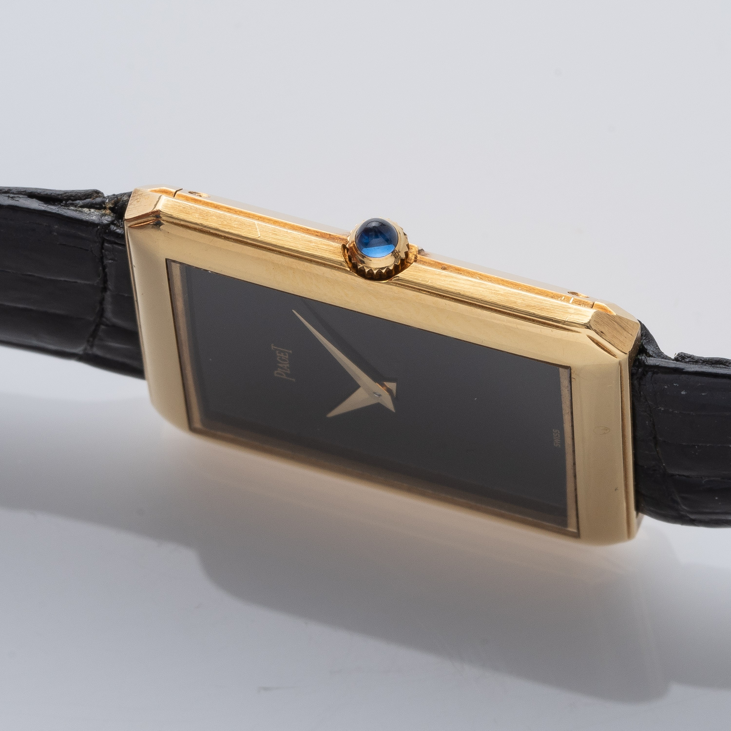 Tank oro 18 kt con carica manuale, cal. Piaget 9P2 (referenza 91542)