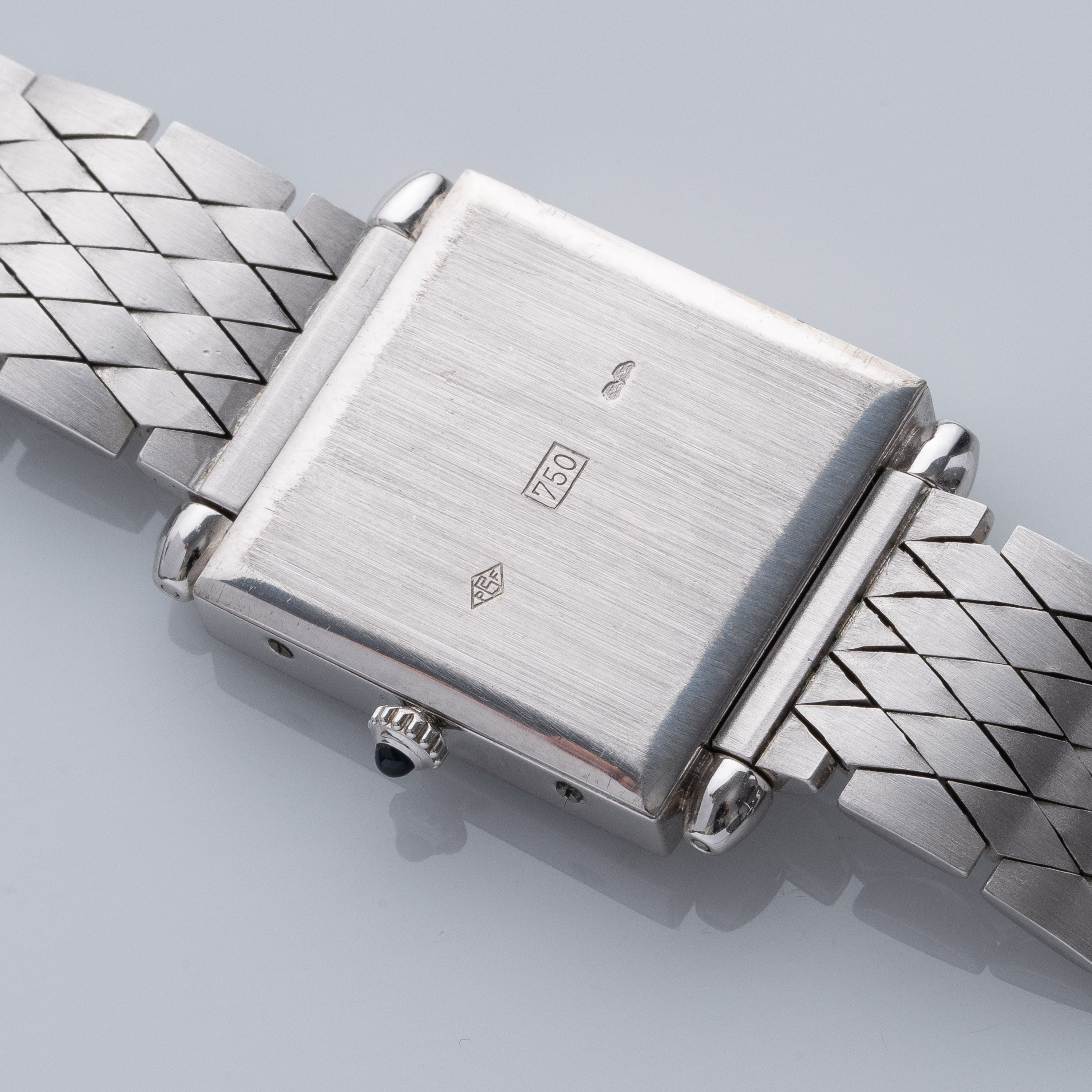 Cartier - Orologio Tank Obus “Quartz” in oro bianco 18 kt con quadrante in madreperla