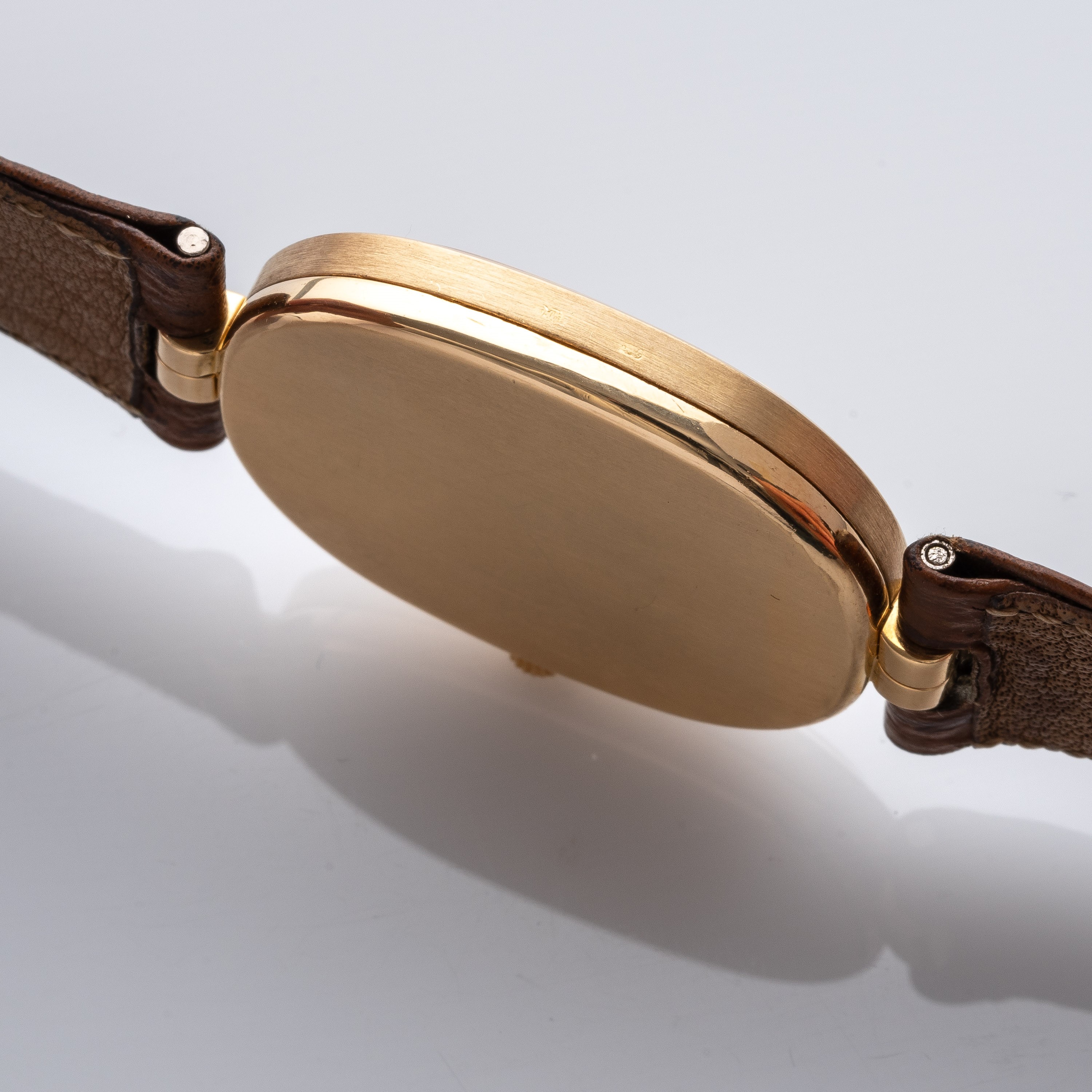 Patek Philippe - Ellipse — orologio solo tempo al quarzo in oro giallo 18 kt con datario a ore tr...