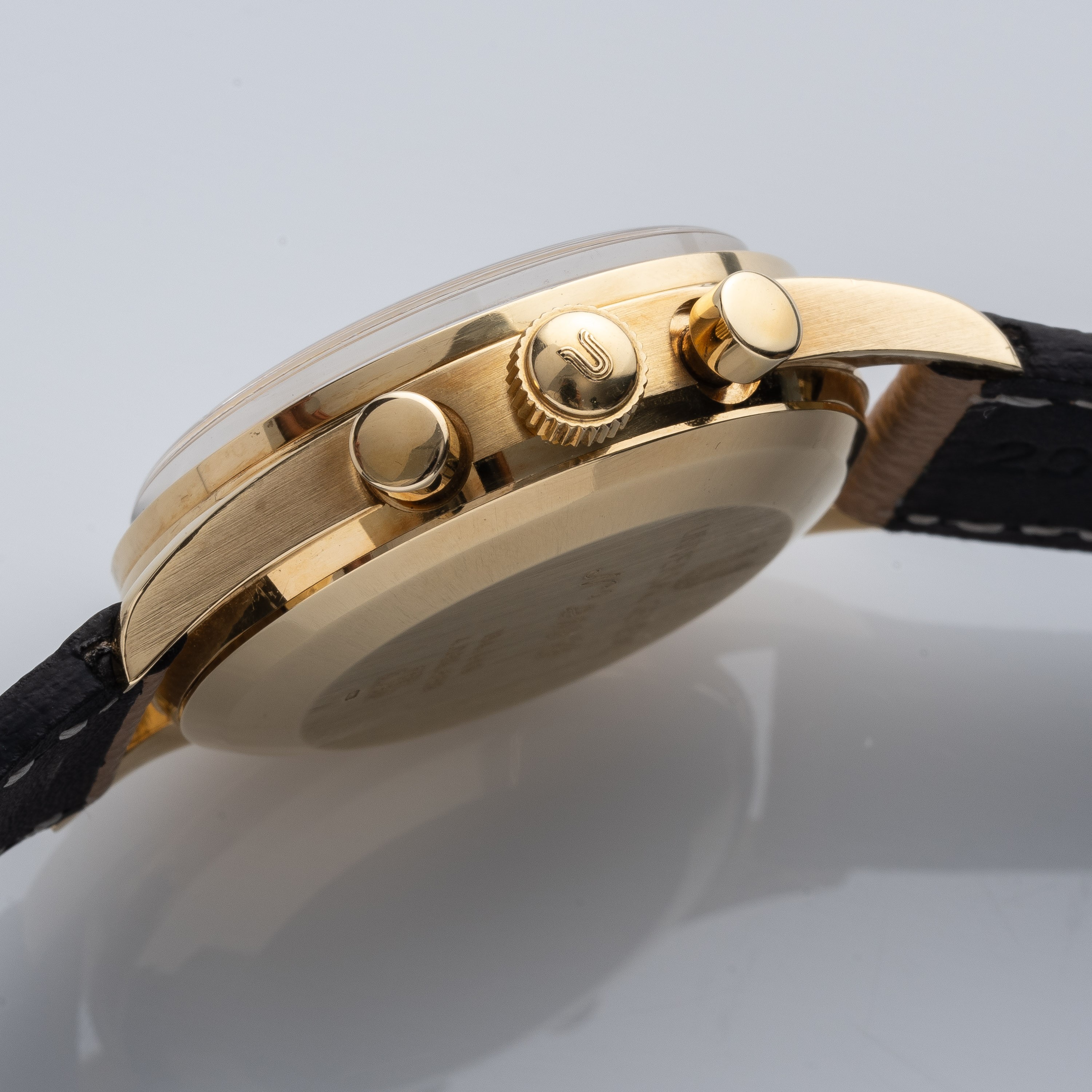 Universal Geneve - Compax cronografo manuale in oro giallo 18 kt con quadrante bianco a tre conta...