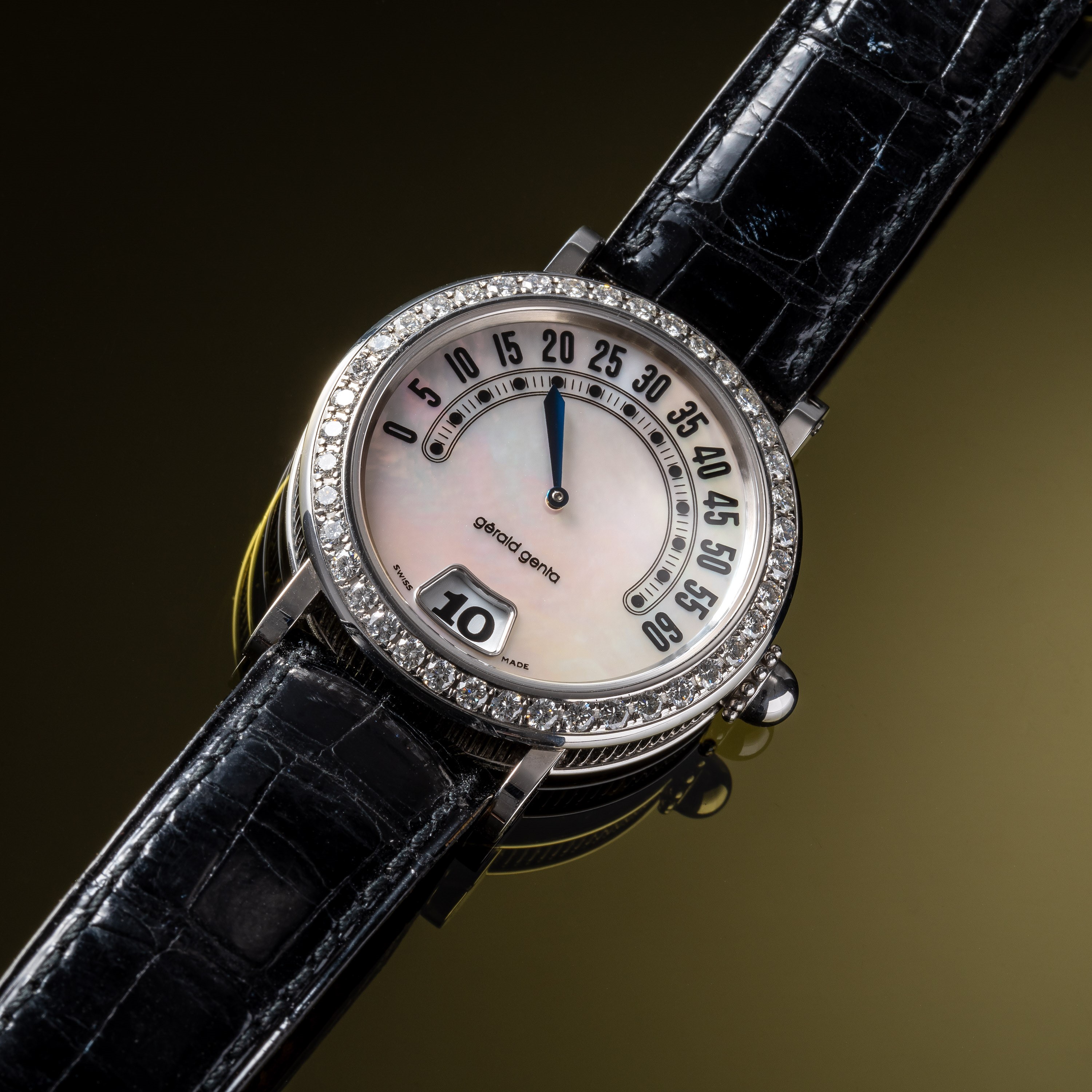 Gerald Genta - Retrogrado G3634, orologio in acciaio con quadrante in madreperla e ghiera in diam...
