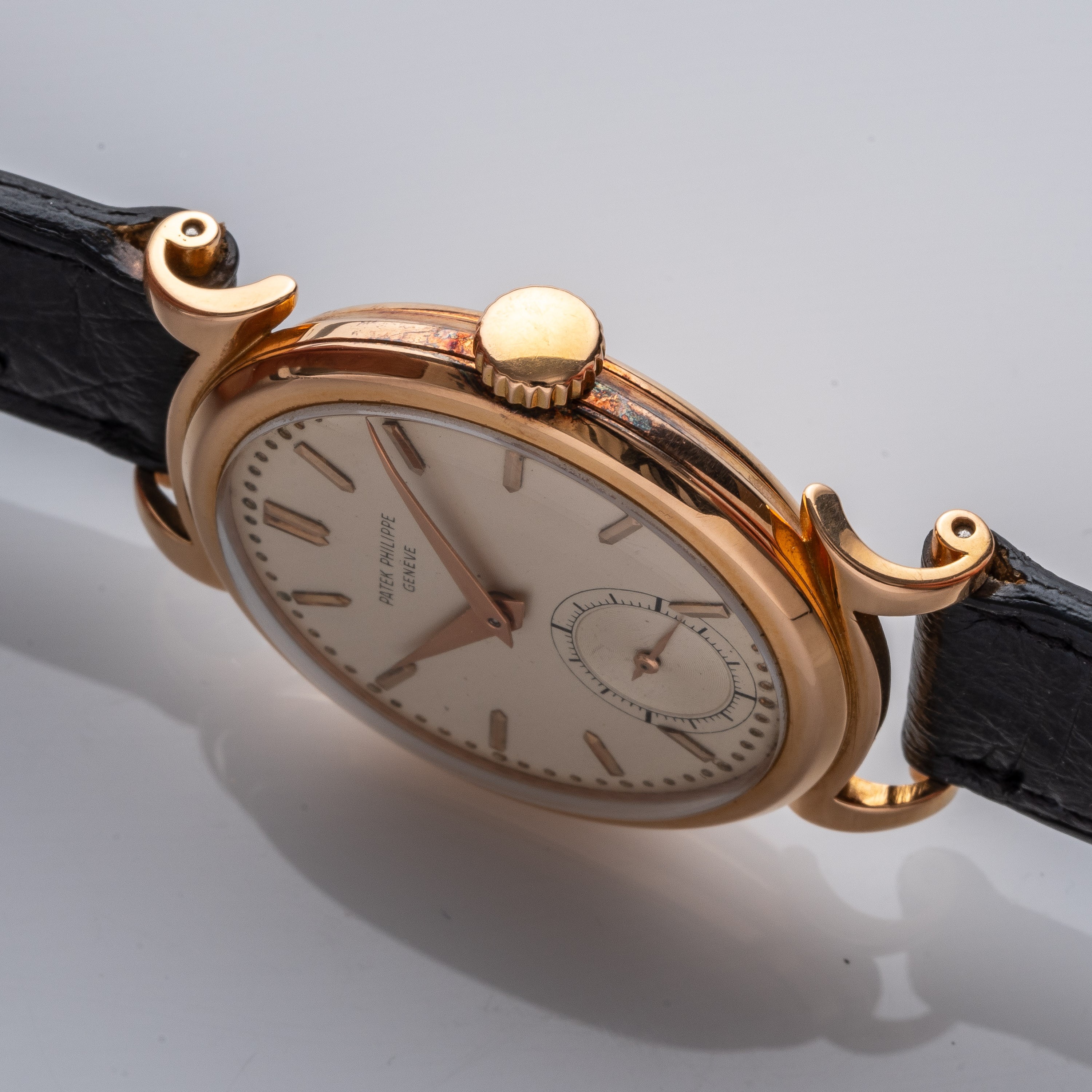 Patek Philippe - Calatrava 1491, orologio da polso in oro rosa 18 kt con carica manuale e anse a ...