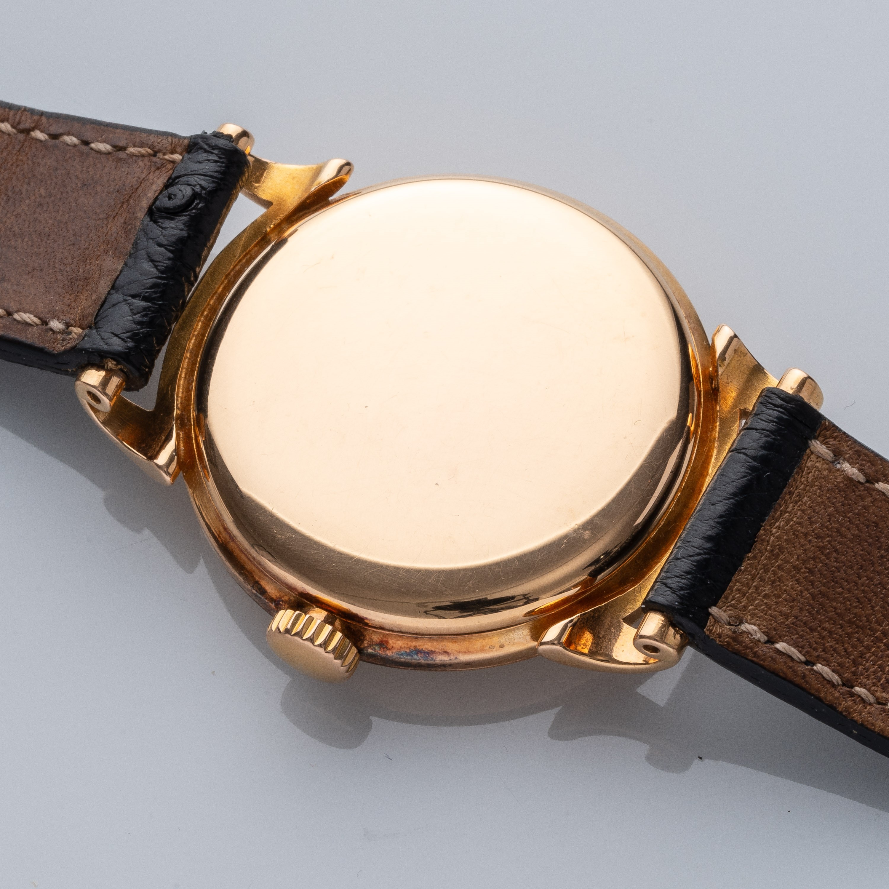 Patek Philippe - Calatrava 1491, orologio da polso in oro rosa 18 kt con carica manuale e anse a ...