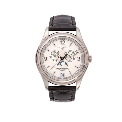 Calatrava Calendario Annuale 5146G-001, oro bianco 18 kt con quadrante bianco