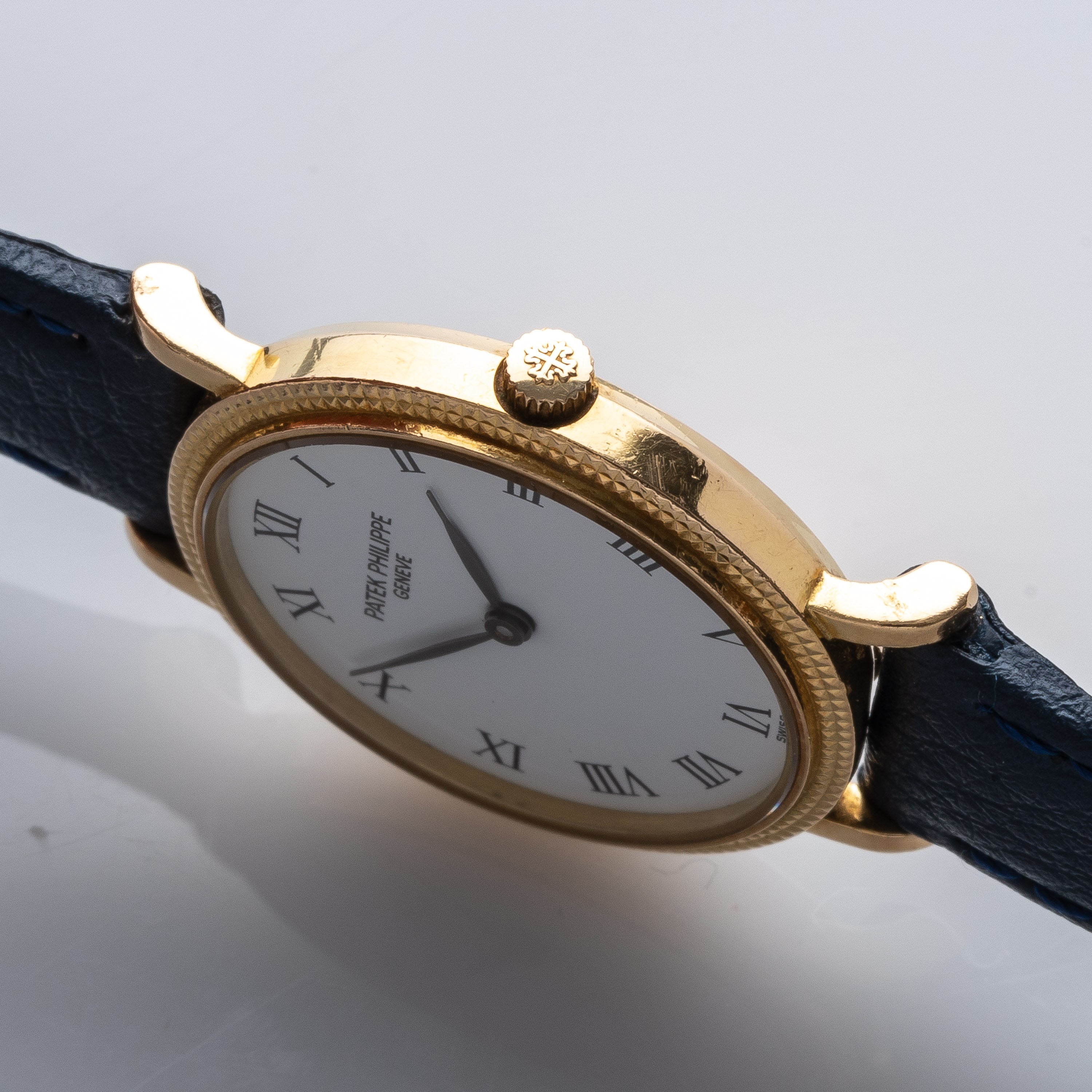 Patek Philippe - Calatrava 4819J — orologio da donna in oro giallo 18 kt con quadrante bianco, qu...