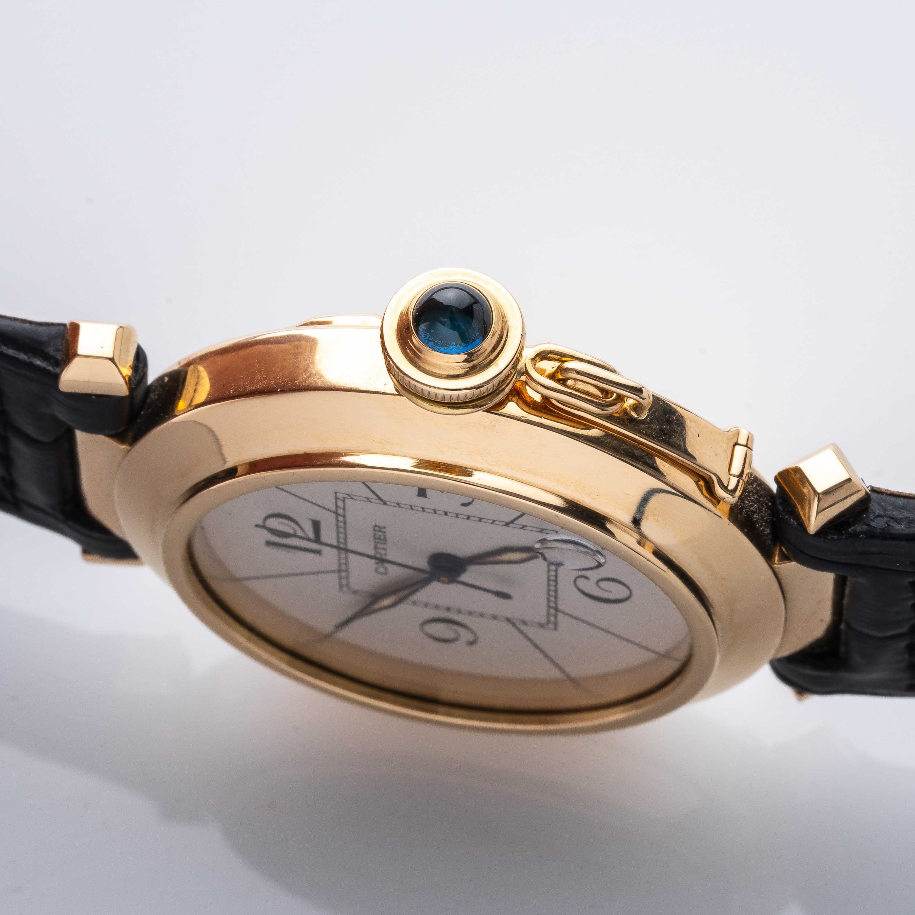 Cartier - Pasha, orologio da polso solo tempo in oro giallo 18 kt con datario
