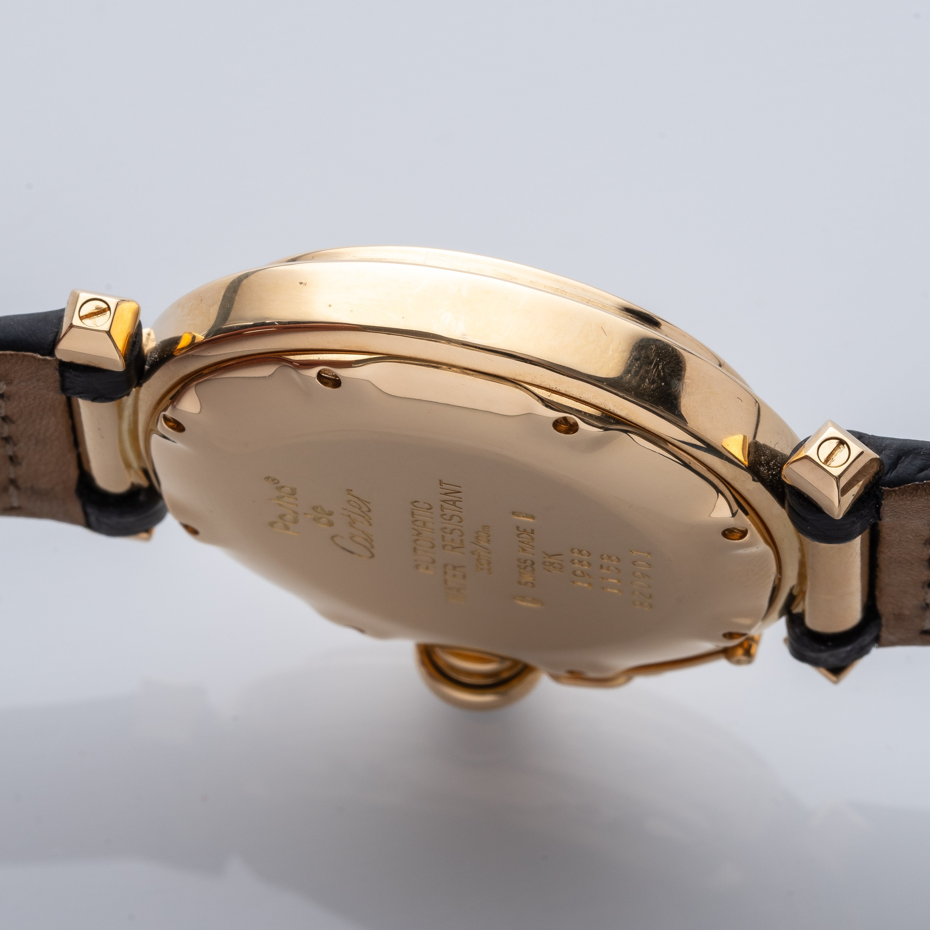 Cartier - Pasha, orologio da polso solo tempo in oro giallo 18 kt con datario