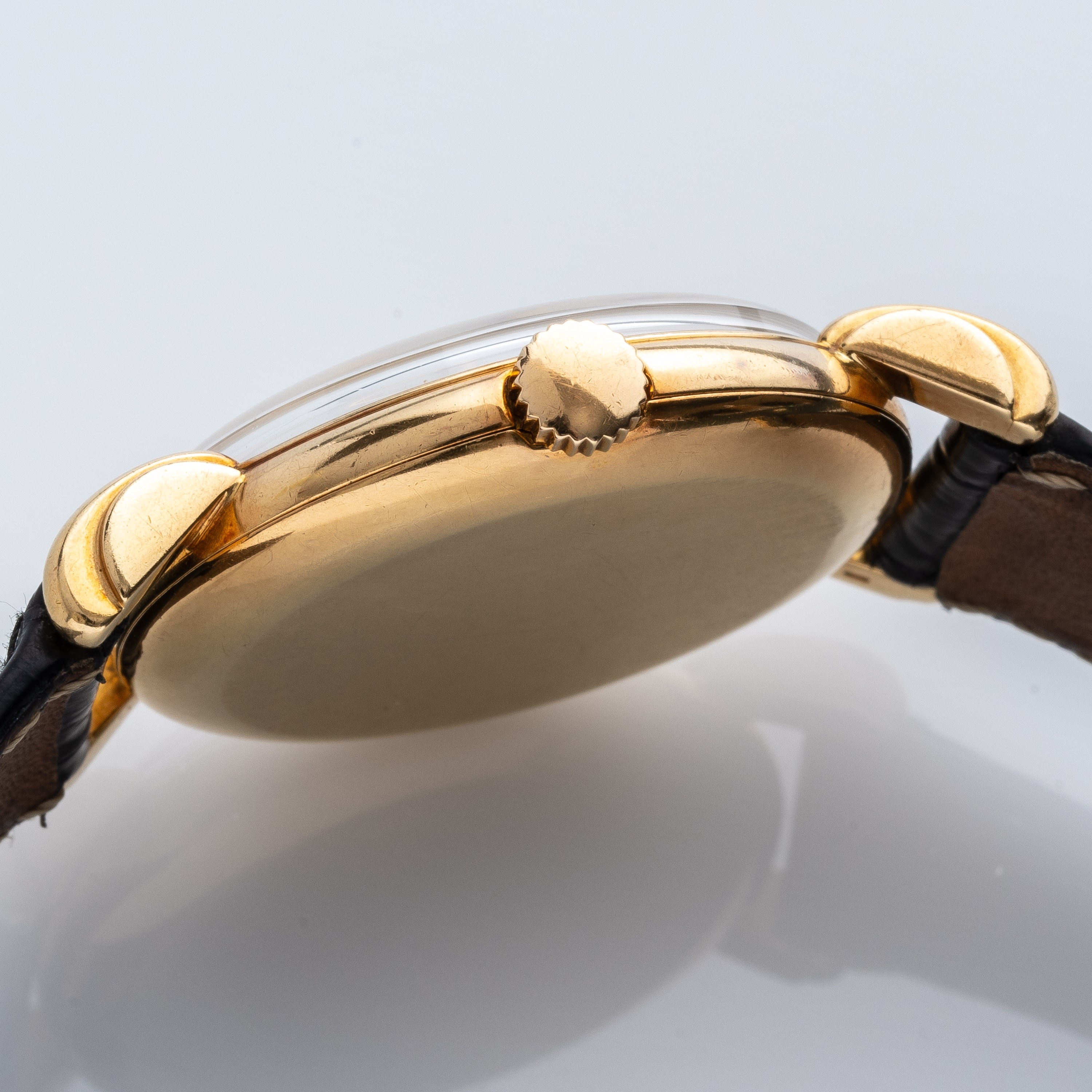 Patek Philippe - Calatrava 1571, orologio solo tempo a carica manuale in oro giallo 18 kt