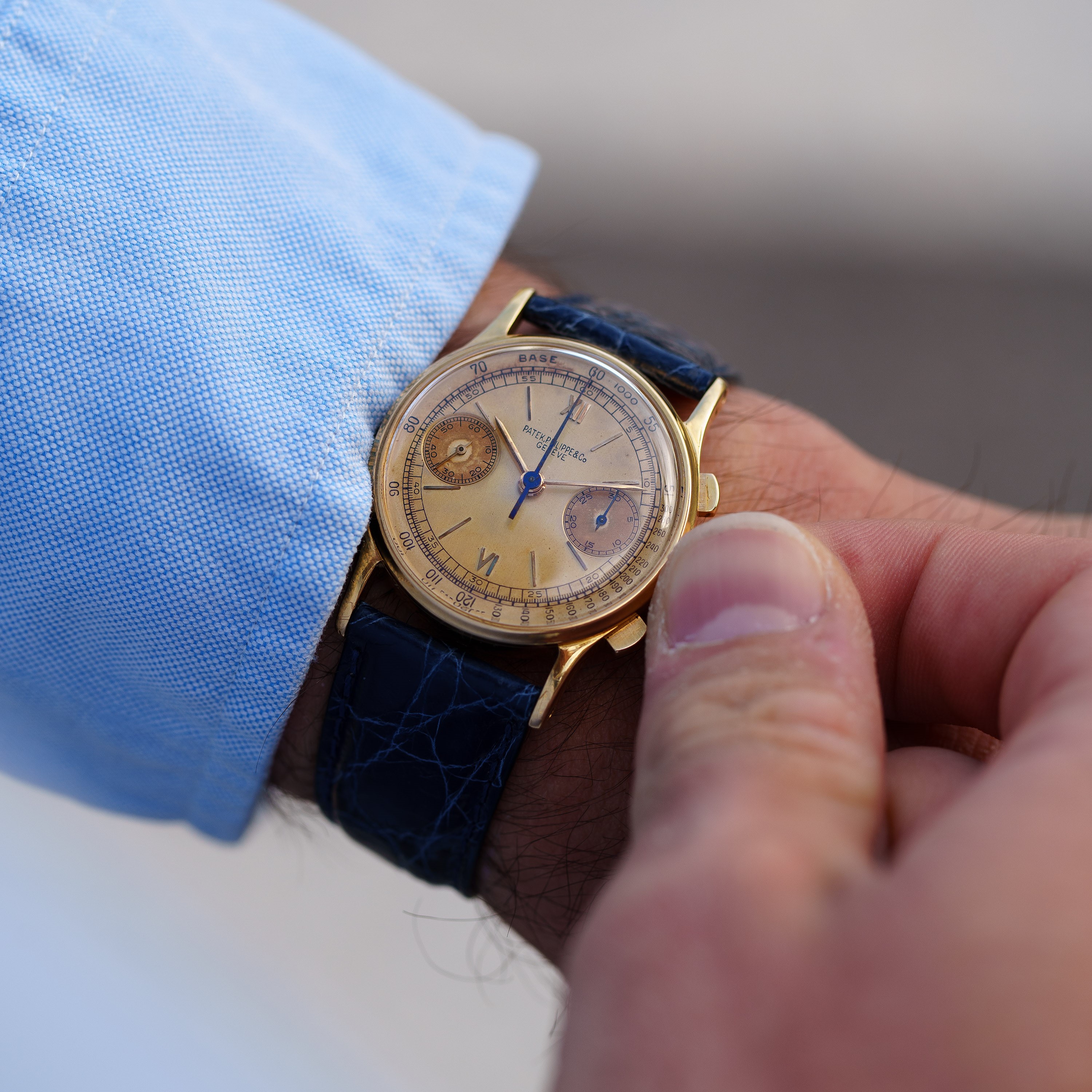 Patek Philippe - Cronografo a carica manuale in oro giallo 18 kt con due contatori, referenza 130