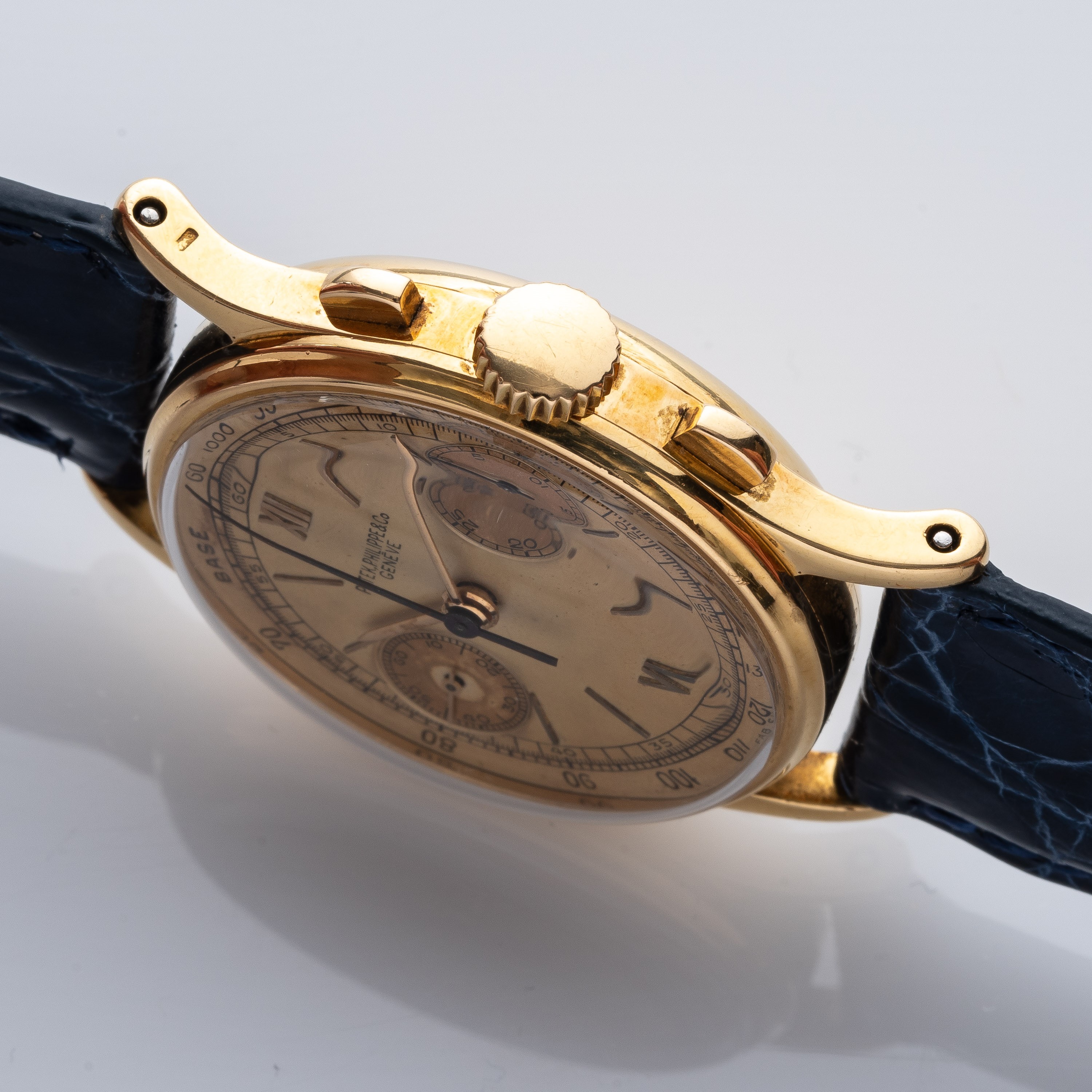 Patek Philippe - Cronografo a carica manuale in oro giallo 18 kt con due contatori, referenza 130