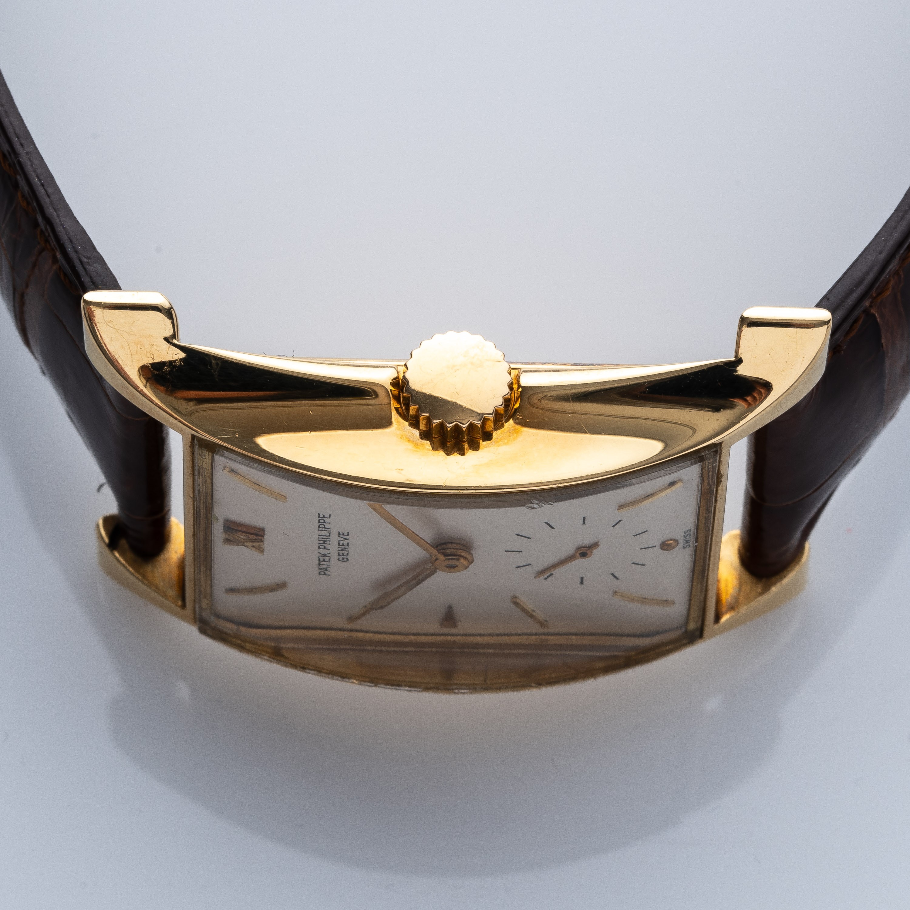 Patek Philippe - Pagoda (Pagonda) — orologio solo tempo in oro giallo 18 kt con piccoli secondi