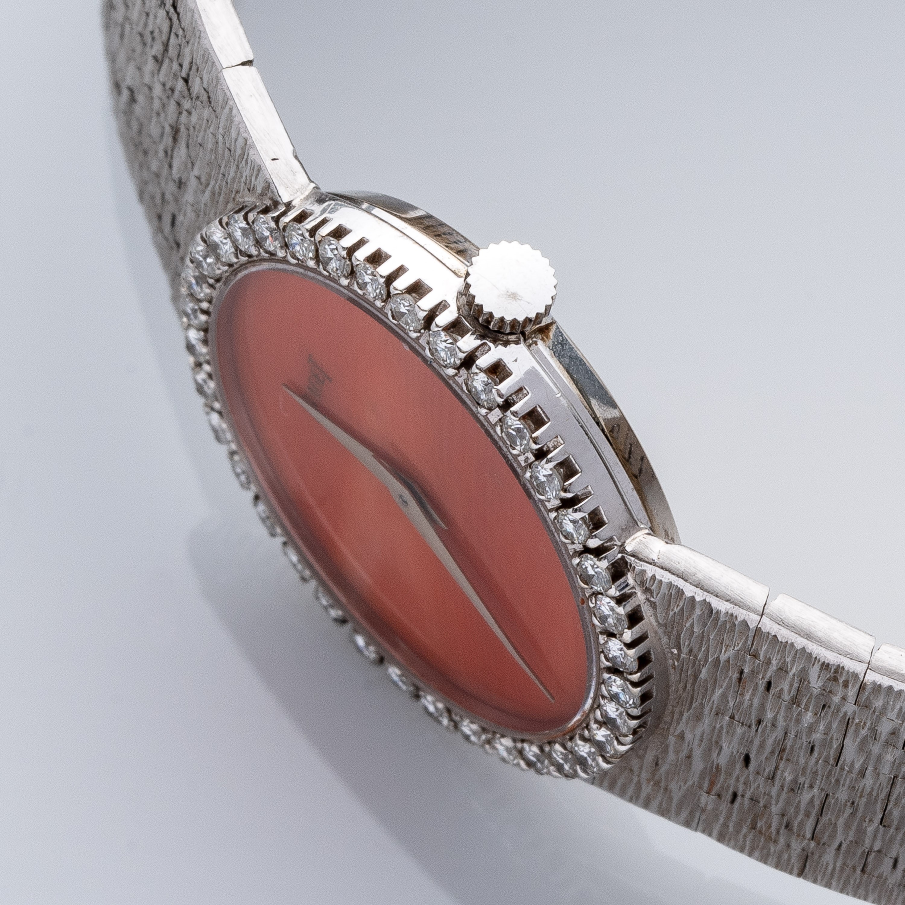 Piaget - Orologio da polso in oro bianco 18 kt con quadrante in corallo, carica manuale e ghiera ...