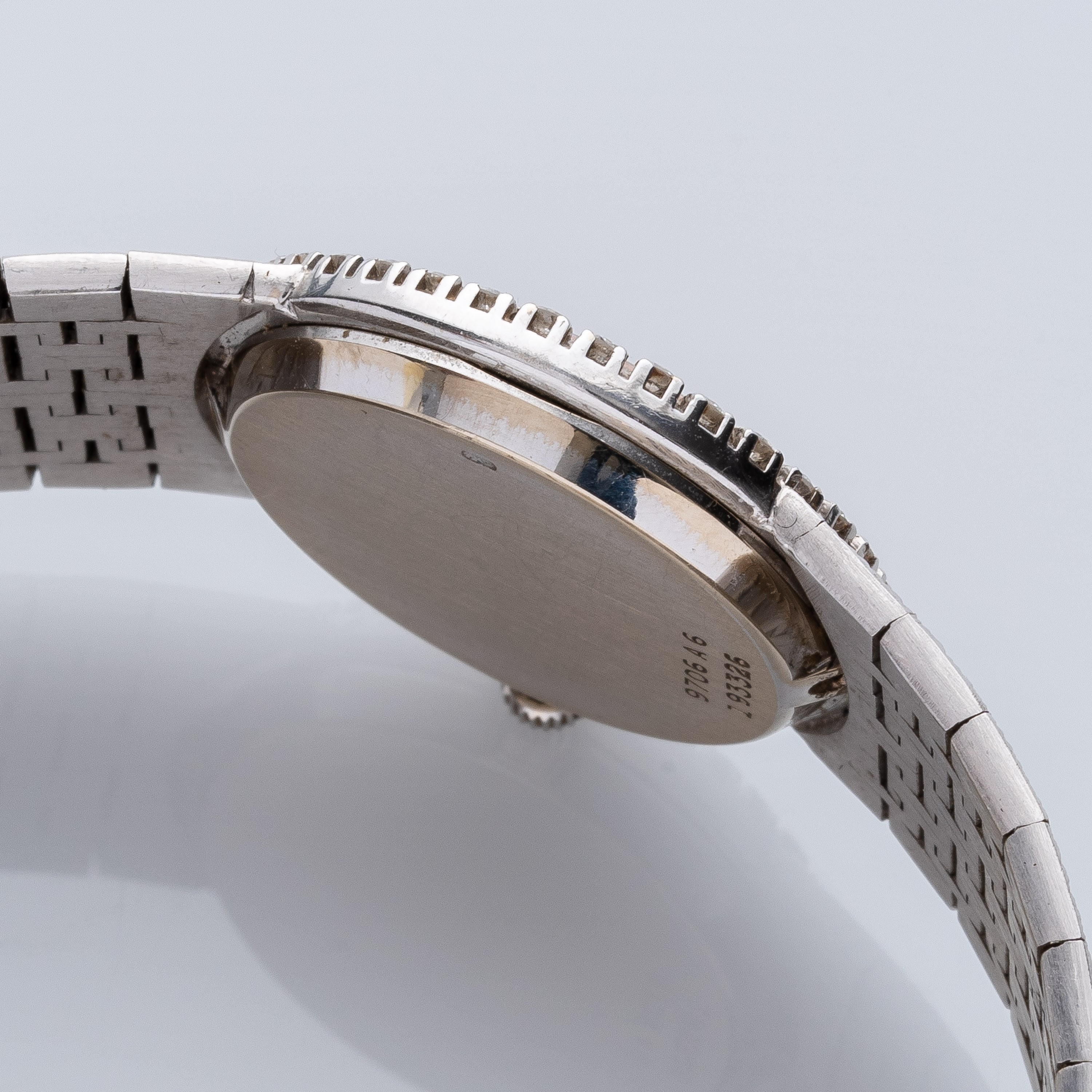 Piaget - Orologio da polso in oro bianco 18 kt con quadrante in corallo, carica manuale e ghiera ...