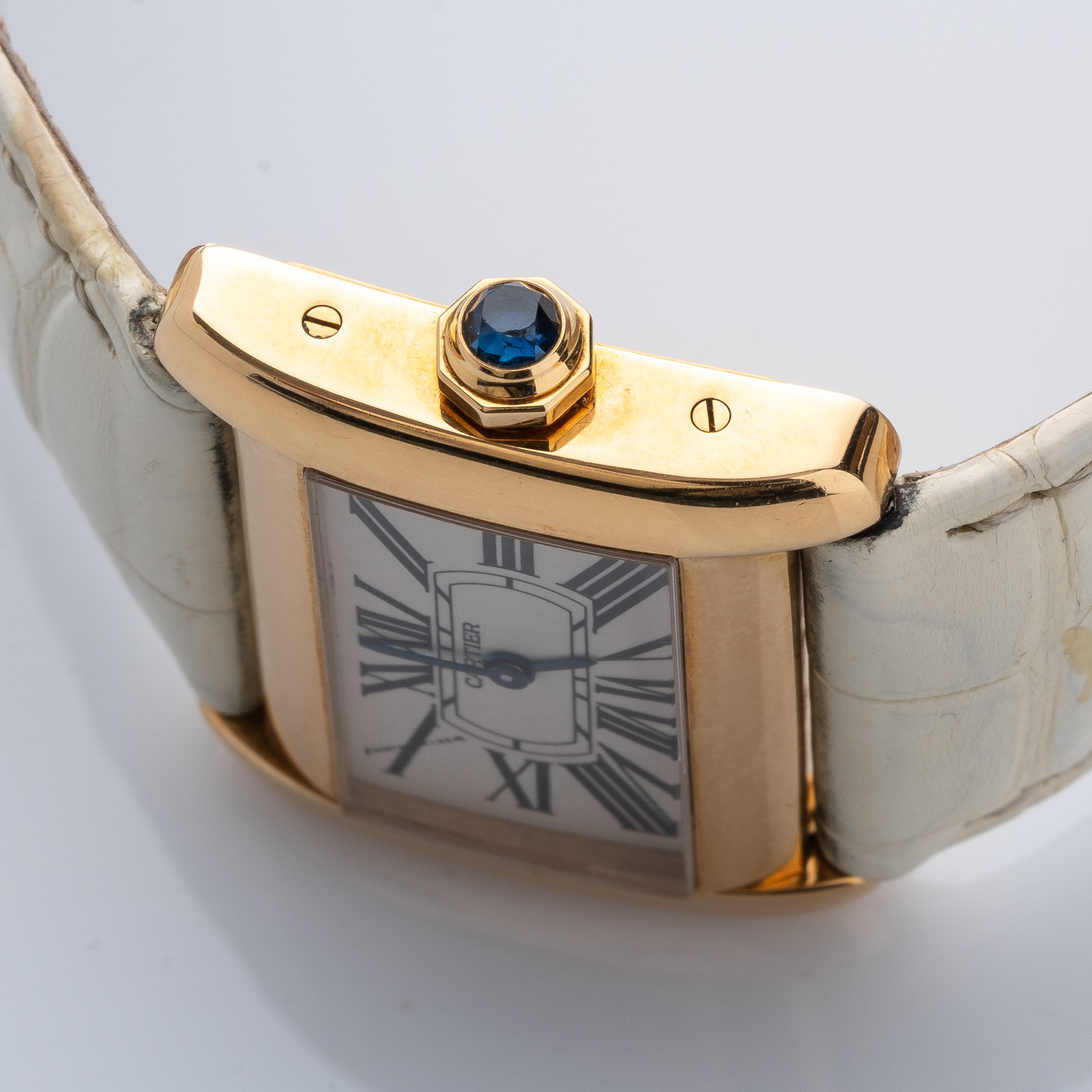 Cartier - Tank Divan, orologio solo tempo al quarzo in oro giallo 18kt con quadrante bianco