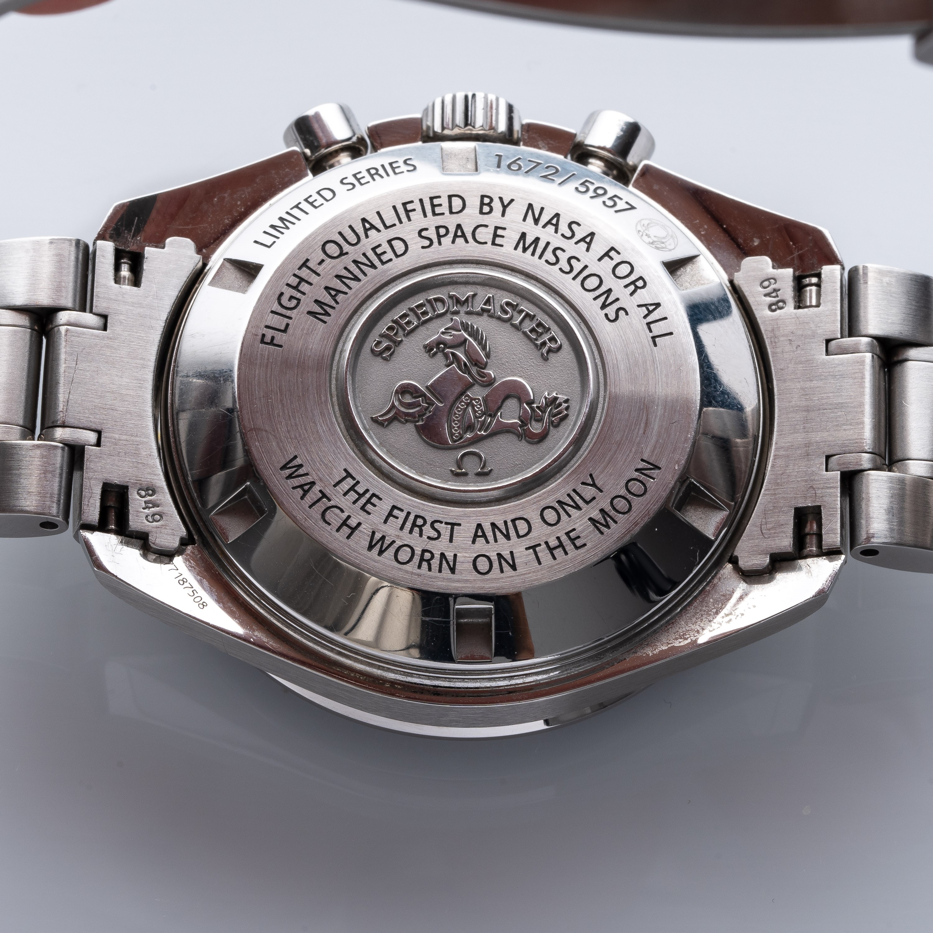 Omega - Speedmaster 50° Anniversario — Cronografo manuale in acciaio con quadrante nero, serie li...