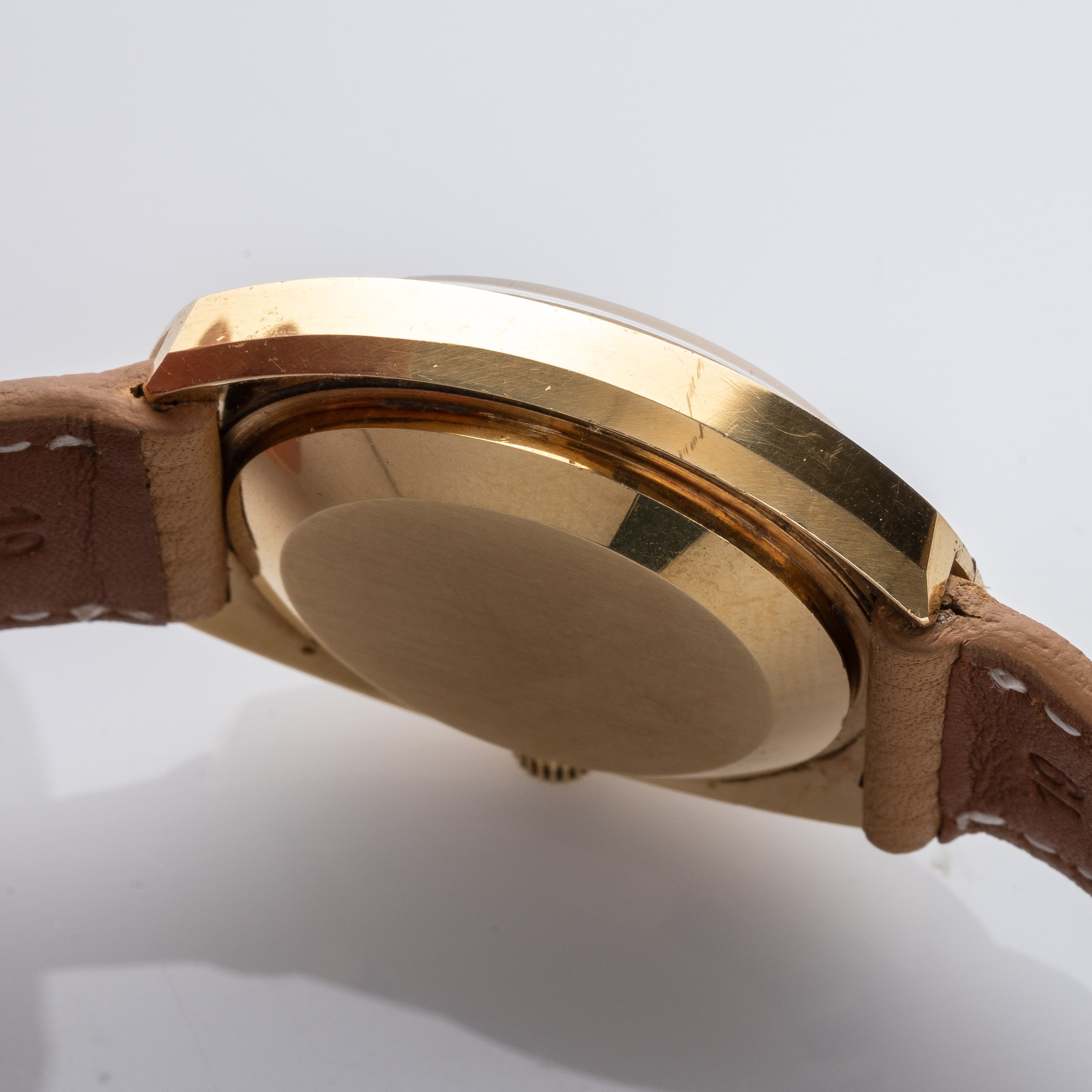 Iwc - Calatrava R815A, orologio solo tempo automatico in oro giallo 18 kt con datario ad ore 3