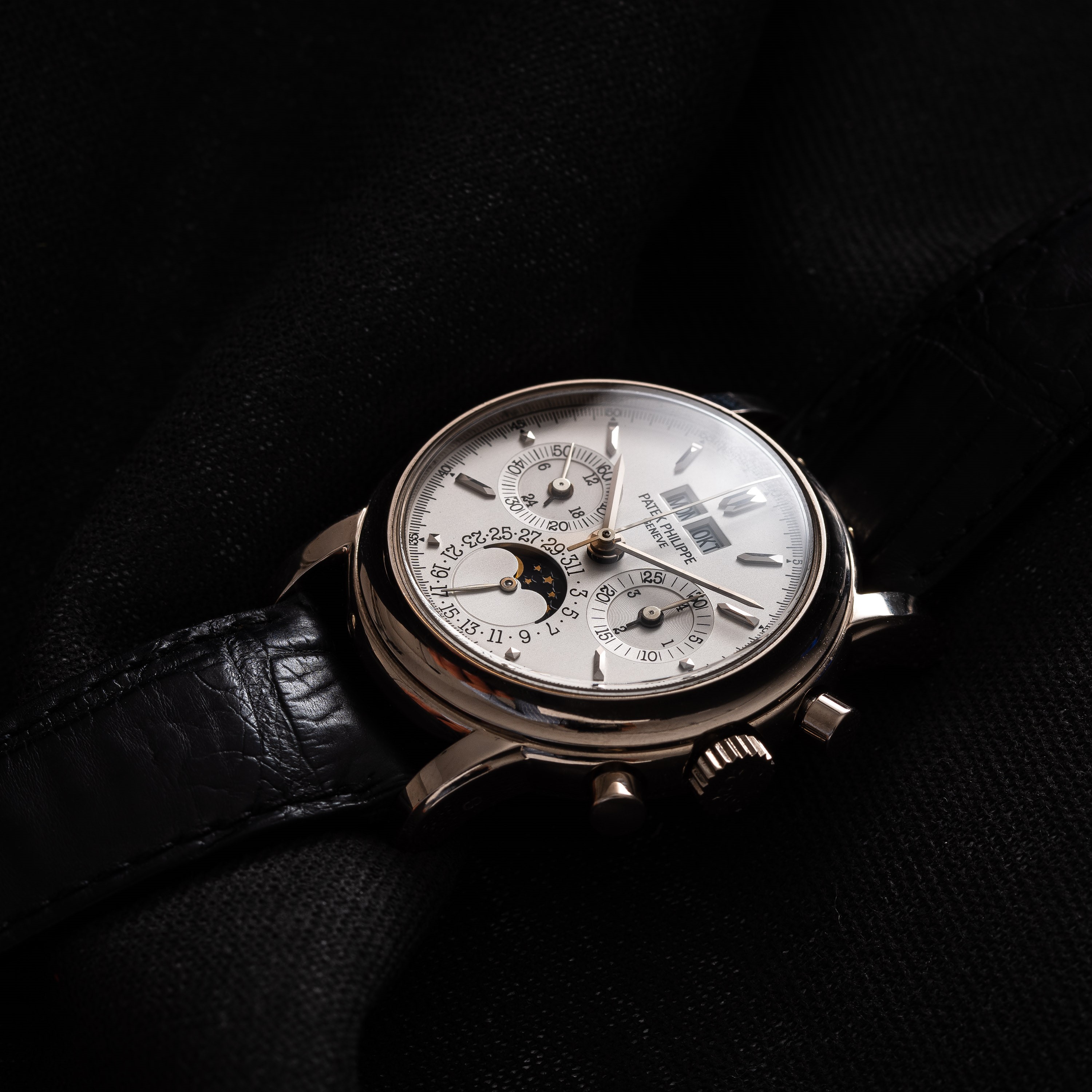 Patek Philippe - Cronografo Perpetuale 3970 in oro bianco 18 kt con calendario perpetuo, fasi lun...