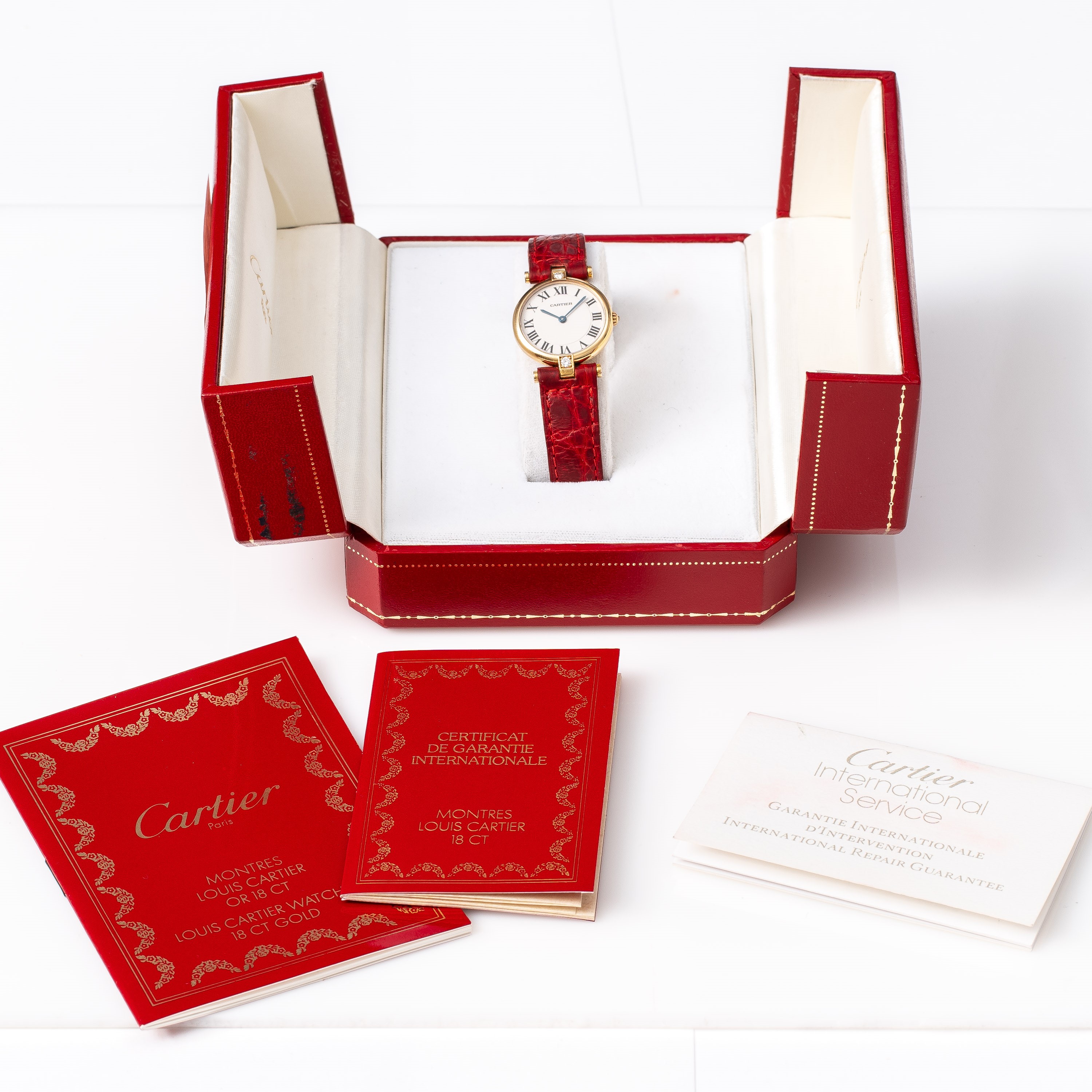Cartier - Vendôme — Orologio da donna solo tempo in oro giallo 18 kt con diamanti, quadrante bian...