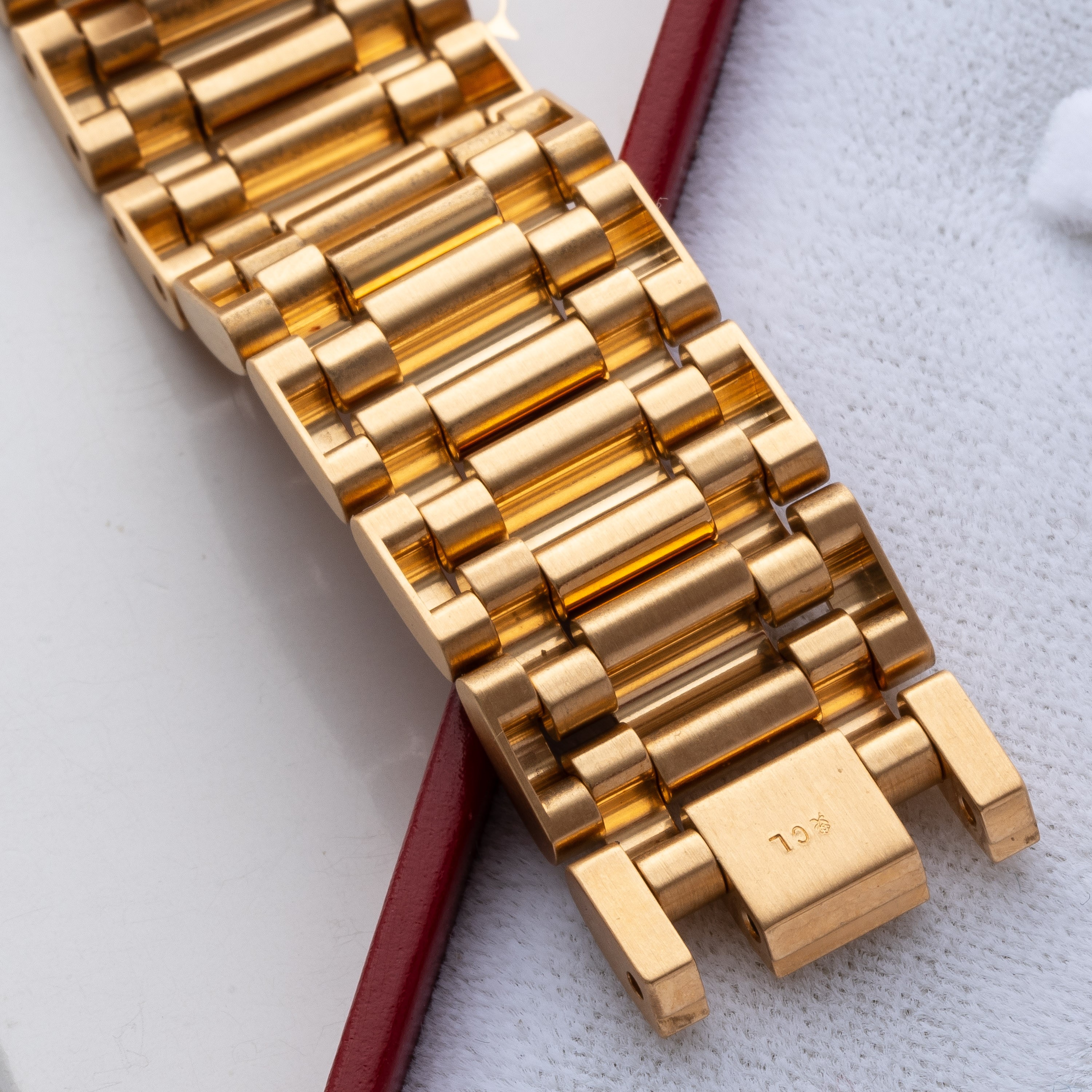 Cartier - Bracciale-cinturino Tank Americaine “Ferrovia” in oro giallo 18 kt