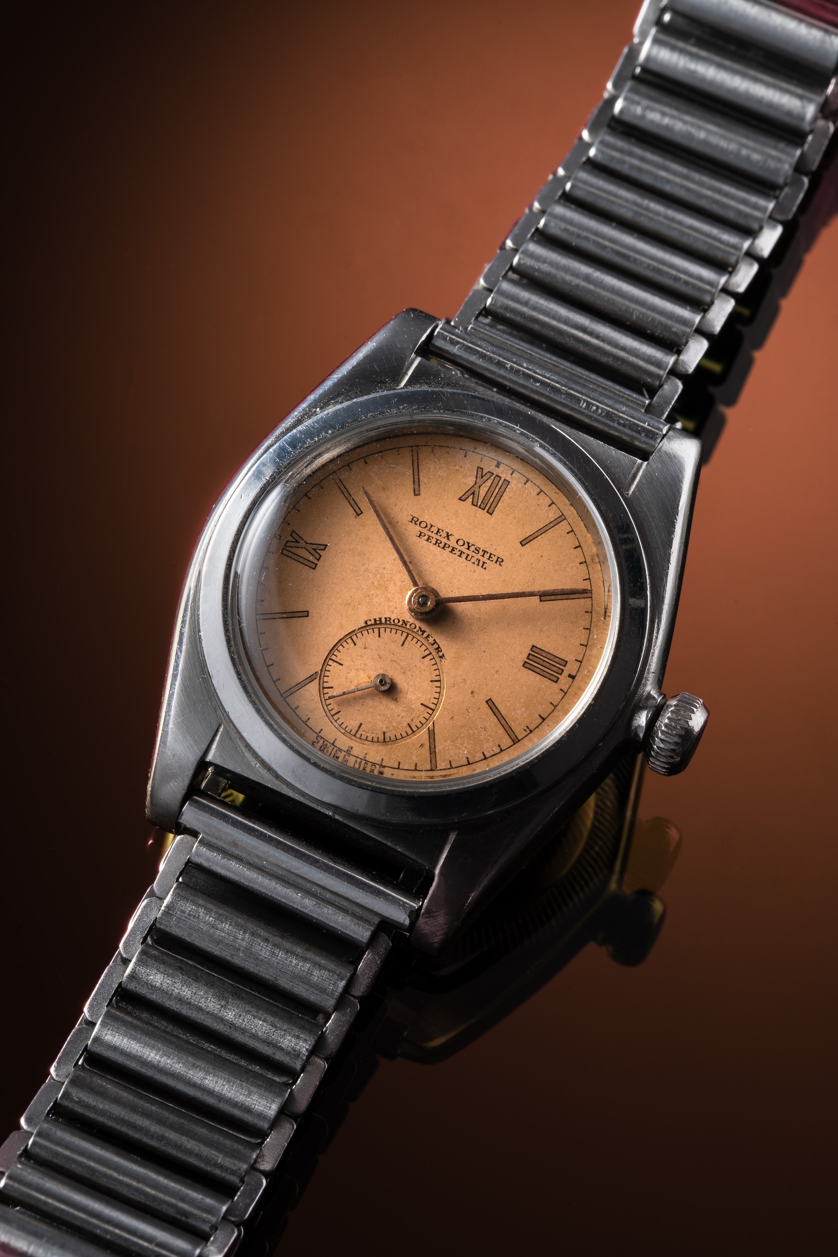 Rolex - Ovetto (Bubbleback) n. 2764, orologio automatico con quadrante salmone e piccoli secondi