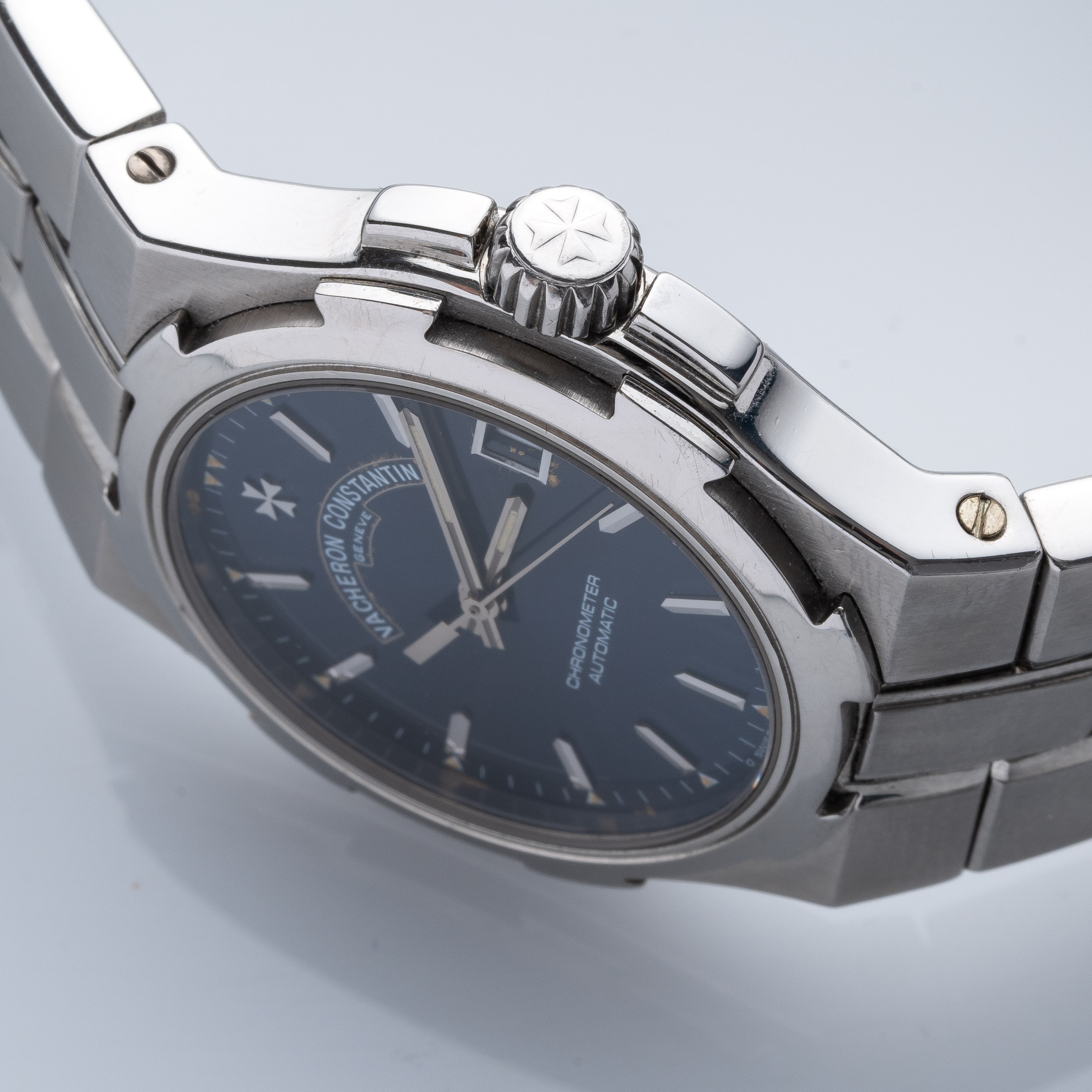 Vacheron Constantin - Overseas 42040, orologio solo tempo automatico in acciaio con quadrante blu