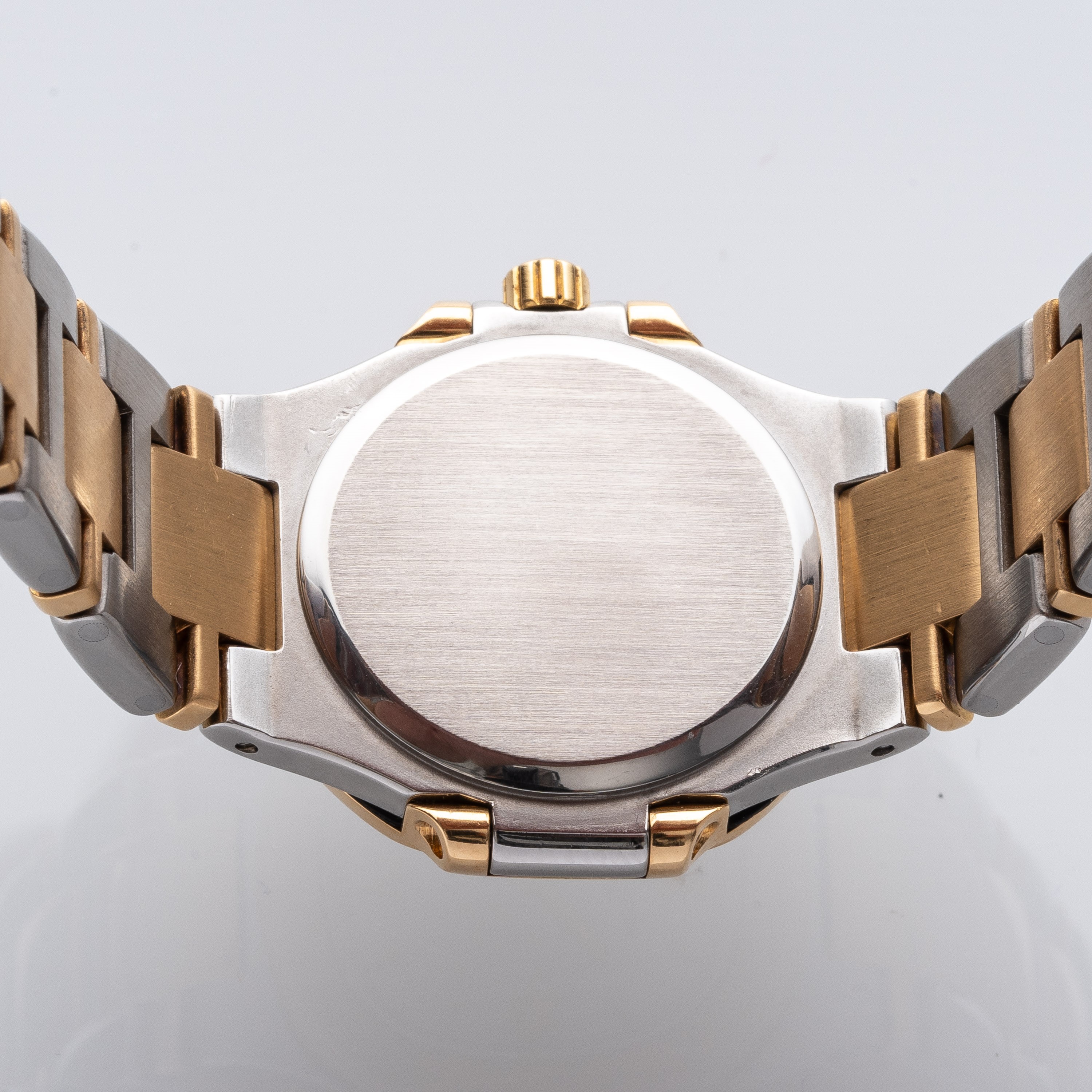 Patek Philippe - Nautilus Lady 4700/51, orologio da polso al quarzo solo tempo in acciaio e oro 1...