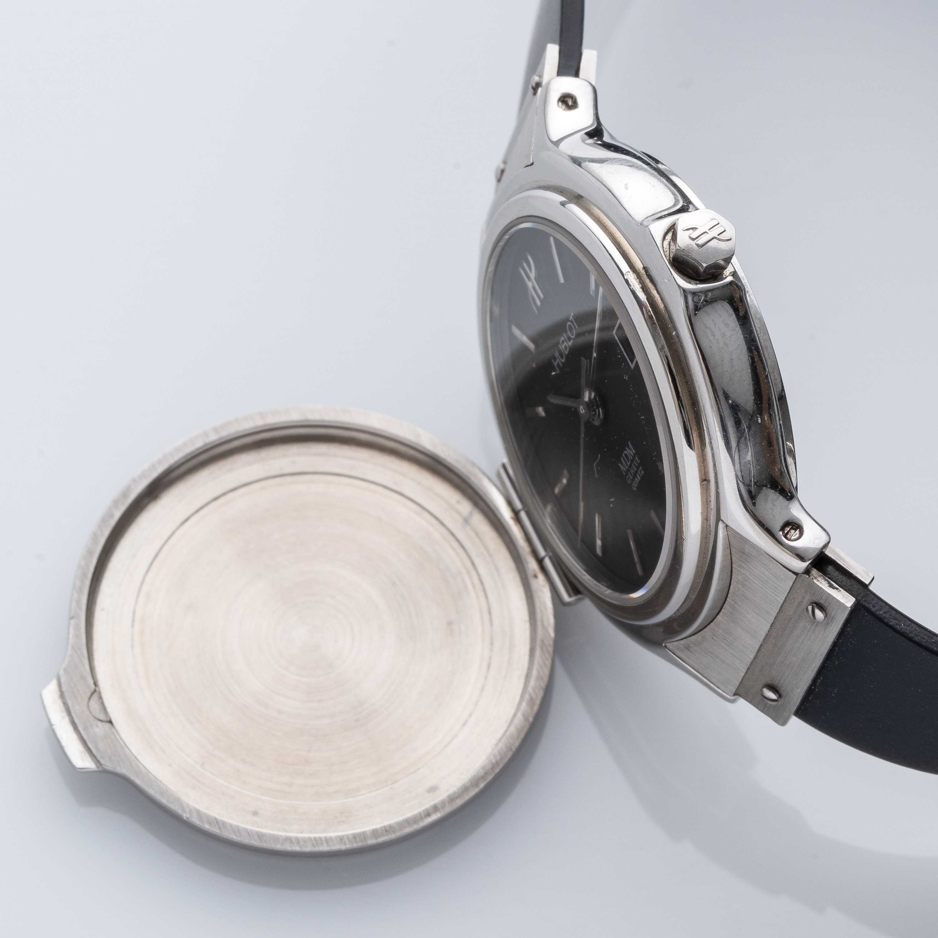 Hublot - MDM — Orologio da donna a quarzo con cupola laterale, quadrante nero e datario