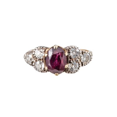 Anello in oro giallo 18 kt e argento con rubino e diamanti