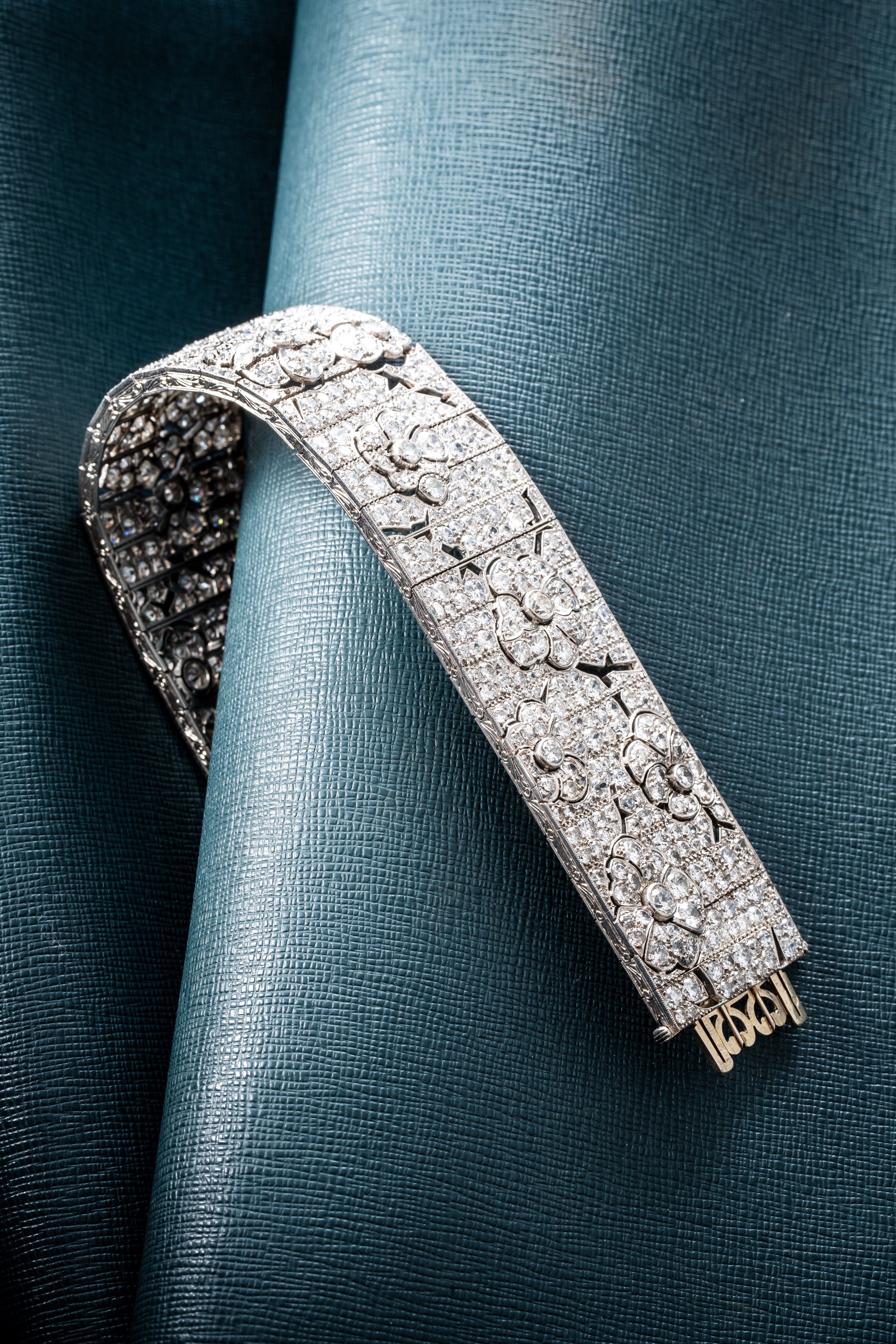 Bracciale in platino e oro bianco 18 kt con diamanti