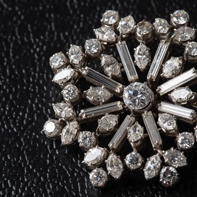 Spilla a ciondolo in oro bianco 18 kt con diamanti