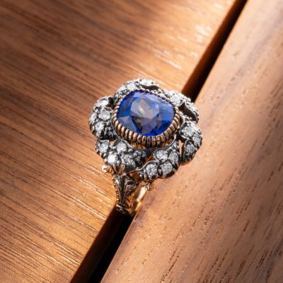 Anello in oro giallo 18 kt con diamanti e tanzanite “Huit Huit”, mis. 15/55 EU