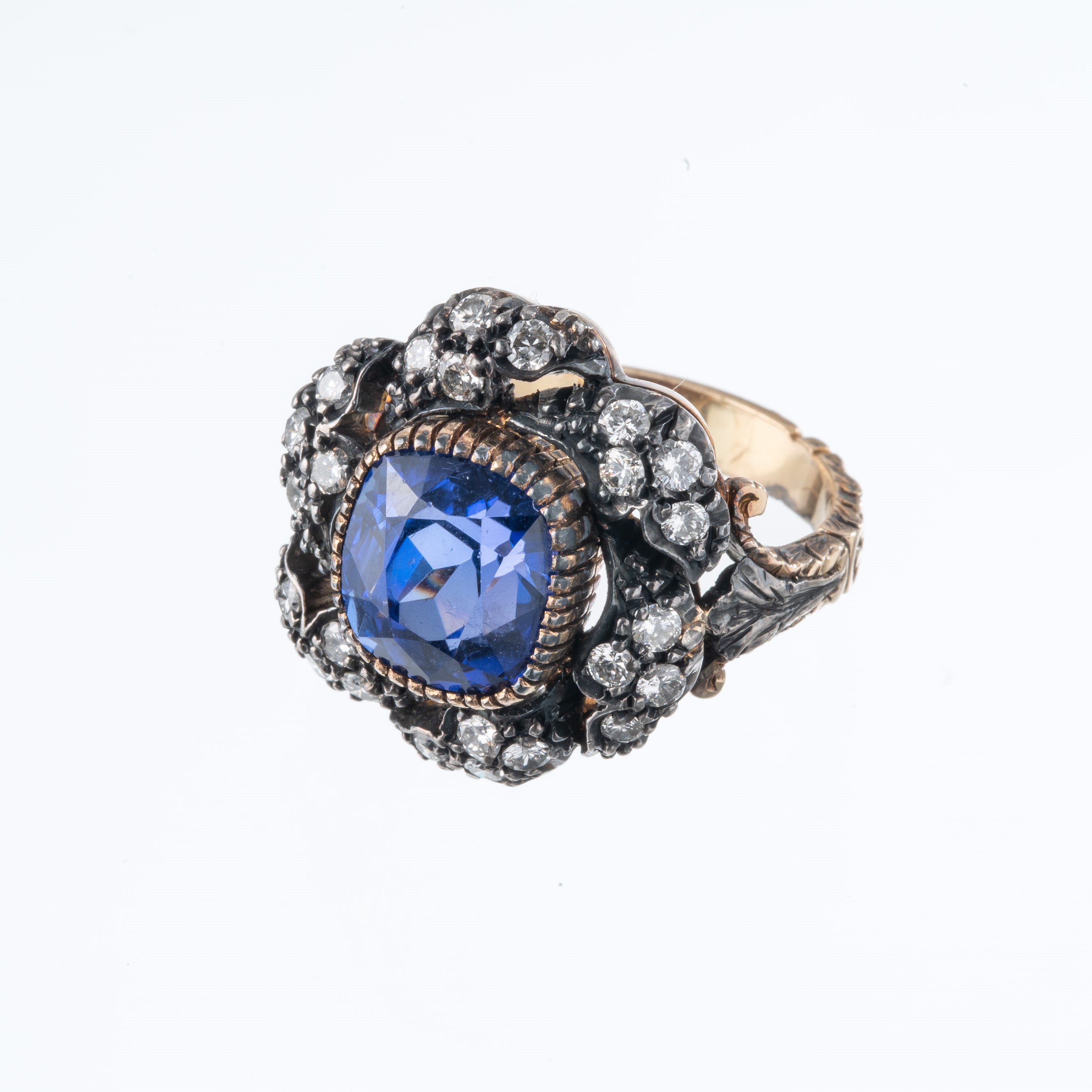 Anello in oro giallo 18 kt con diamanti e tanzanite “Huit Huit”, mis. 15/55 EU