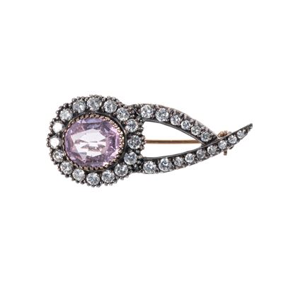 Spilla in oro giallo 18 kt e argento con topazio rosa e diamanti