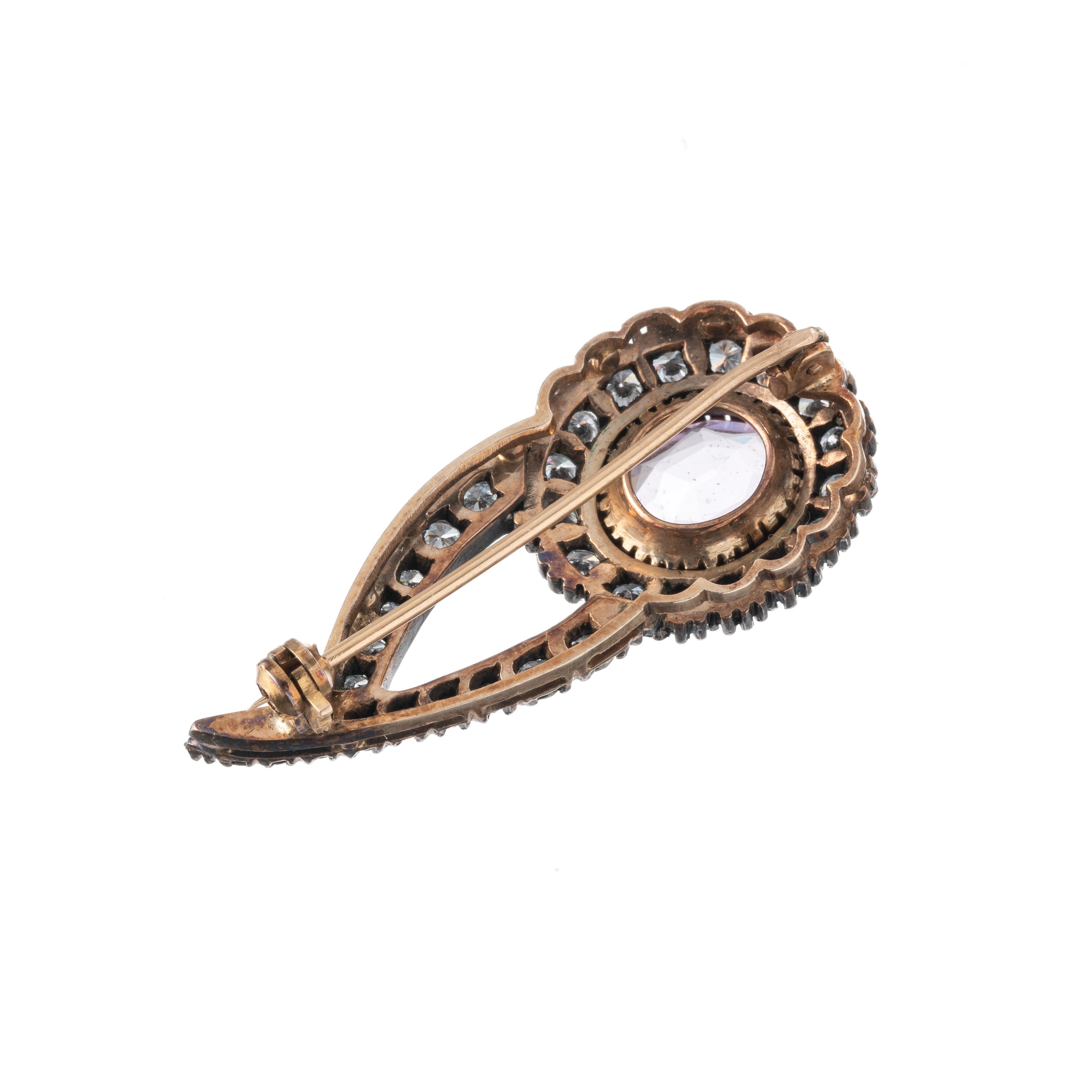 Spilla in oro giallo 18 kt e argento con topazio rosa e diamanti