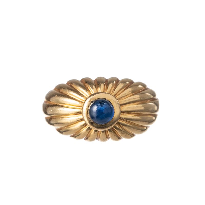 Cartier - Anello in oro giallo 18 kt con zaffiro cabochon