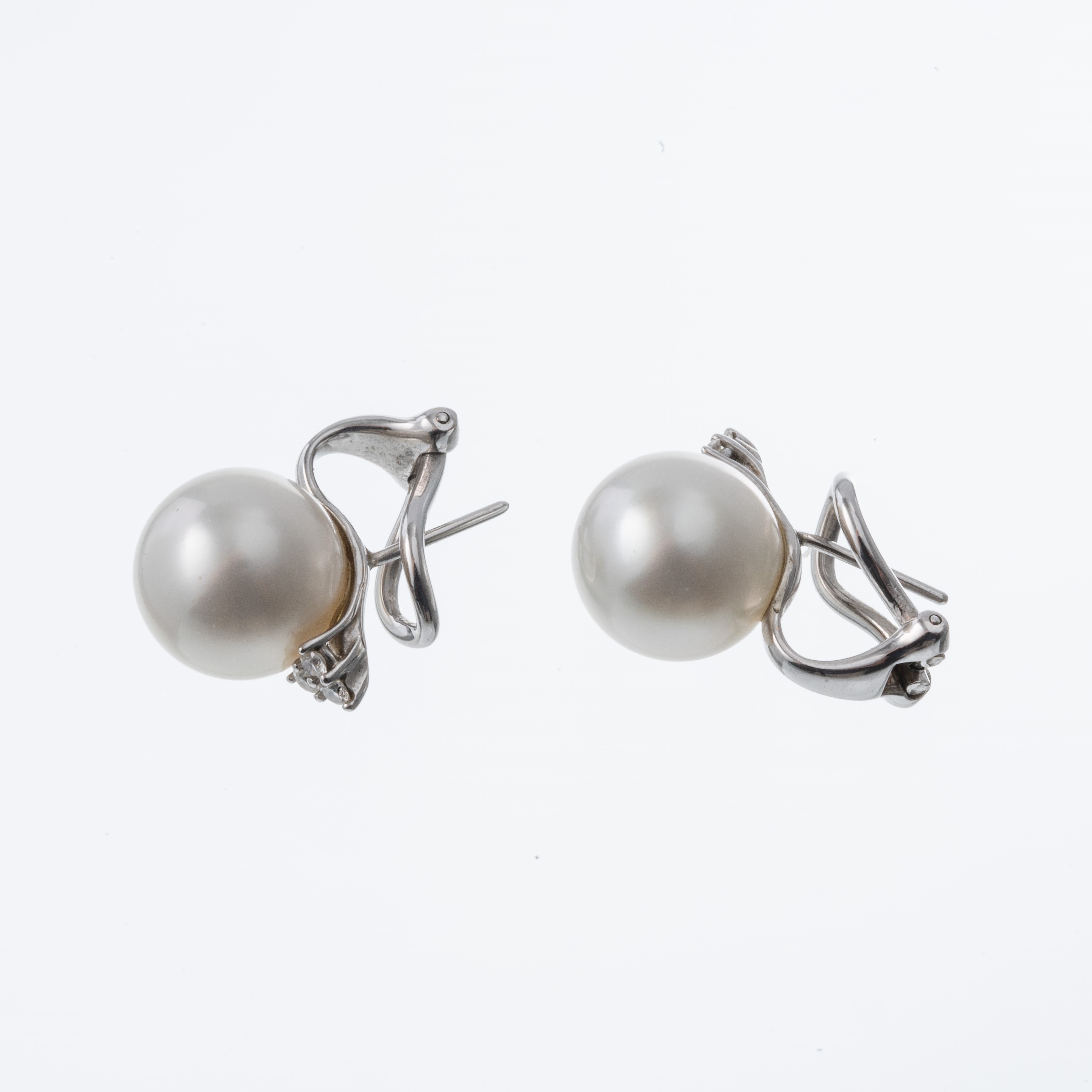 Orecchini in oro giallo 18 kt con perle Southsea White e diamanti