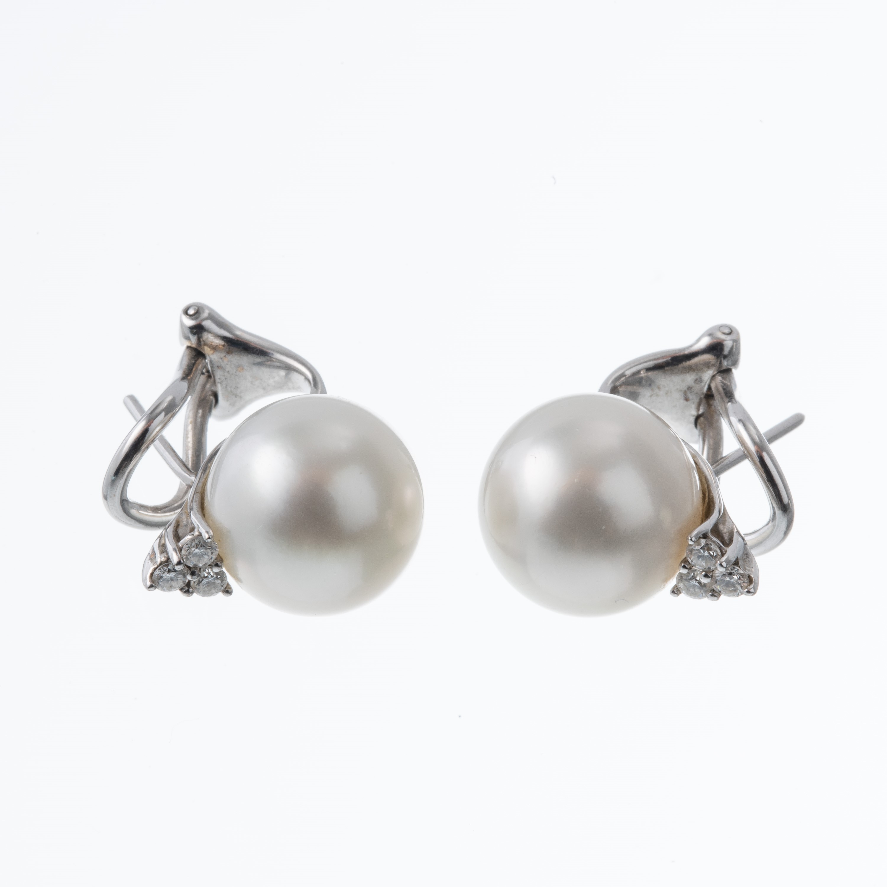 Orecchini in oro giallo 18 kt con perle Southsea White e diamanti