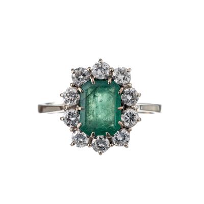 Anello in oro bianco 18 kt con smeraldo e diamanti