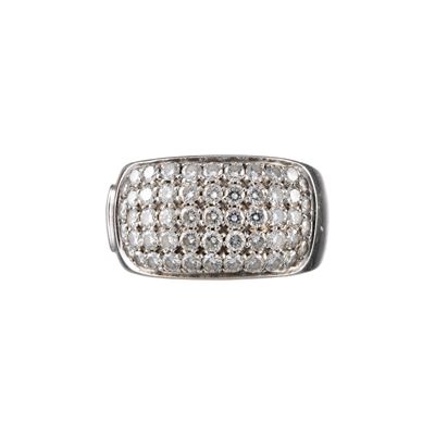Anello, pavé di diamanti in oro bianco 18 kt