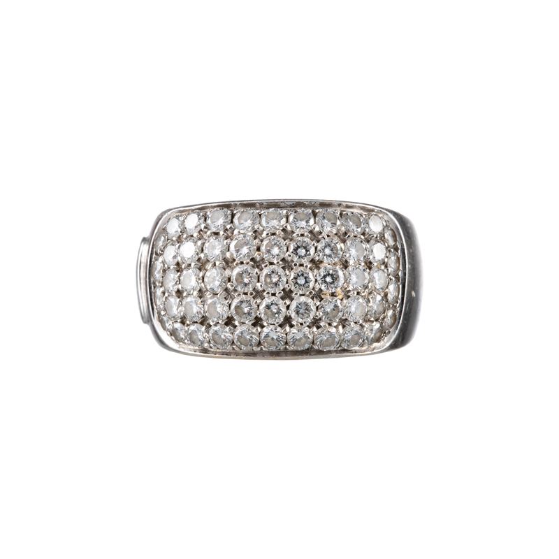 Anello, pavé di diamanti in oro bianco 18 kt